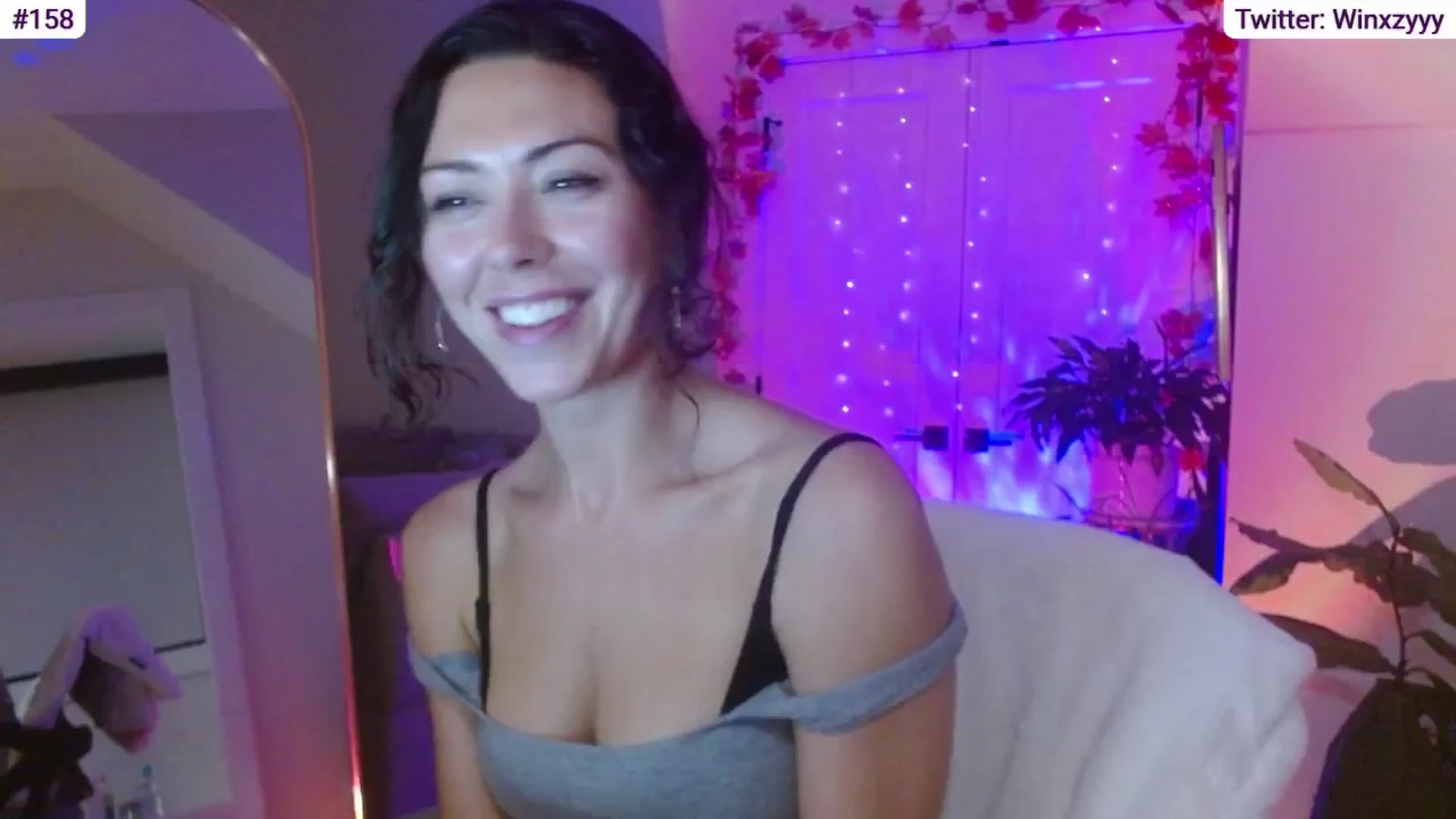 Gallery image thumbnail from Winxzyyy's myfreecams stream on, 11/28/2025, 03:52 image 6 of 20