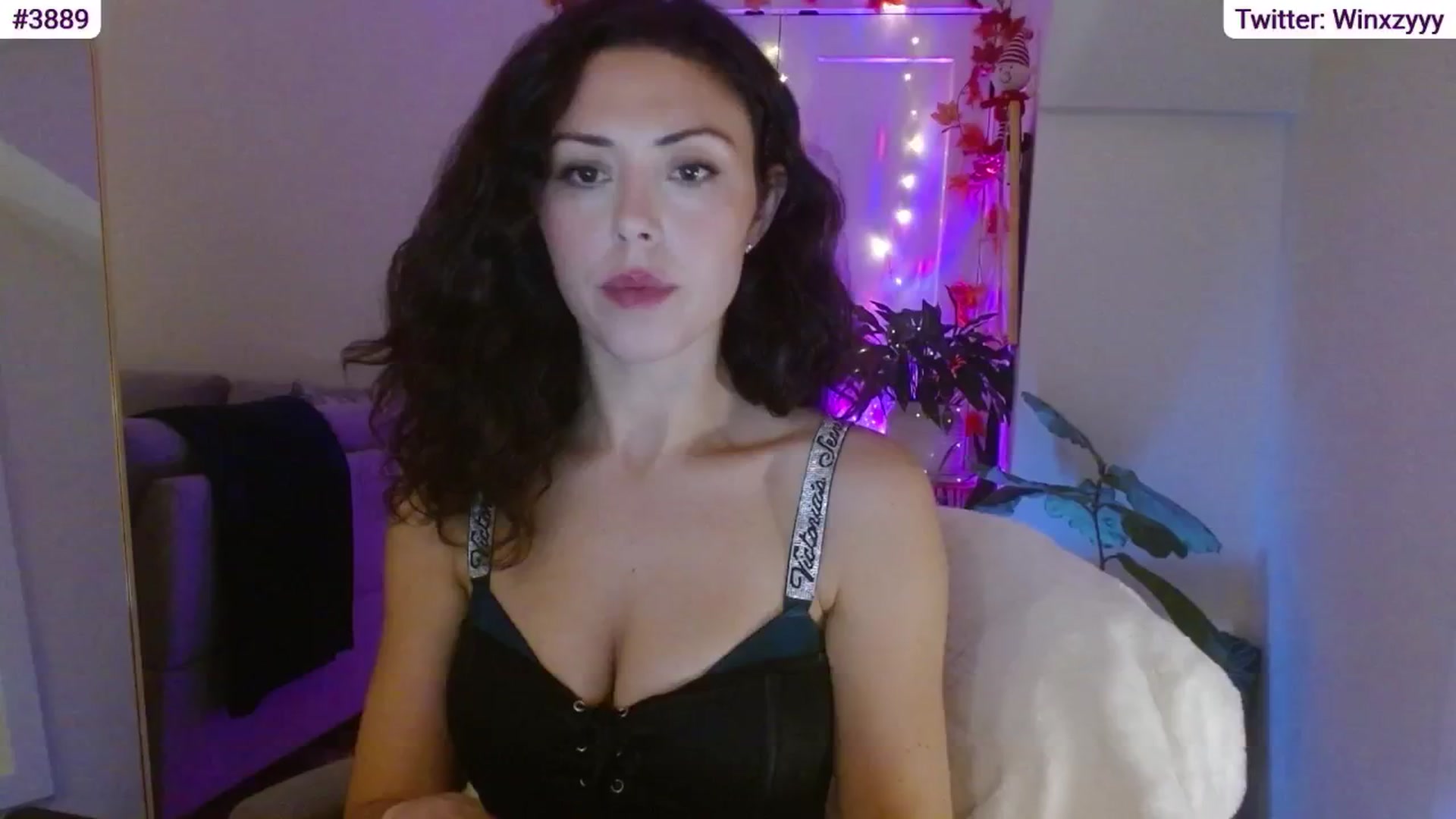 Gallery image thumbnail from Winxzyyy's myfreecams stream on, 12/03/2025, 07:06 image 3 of 20