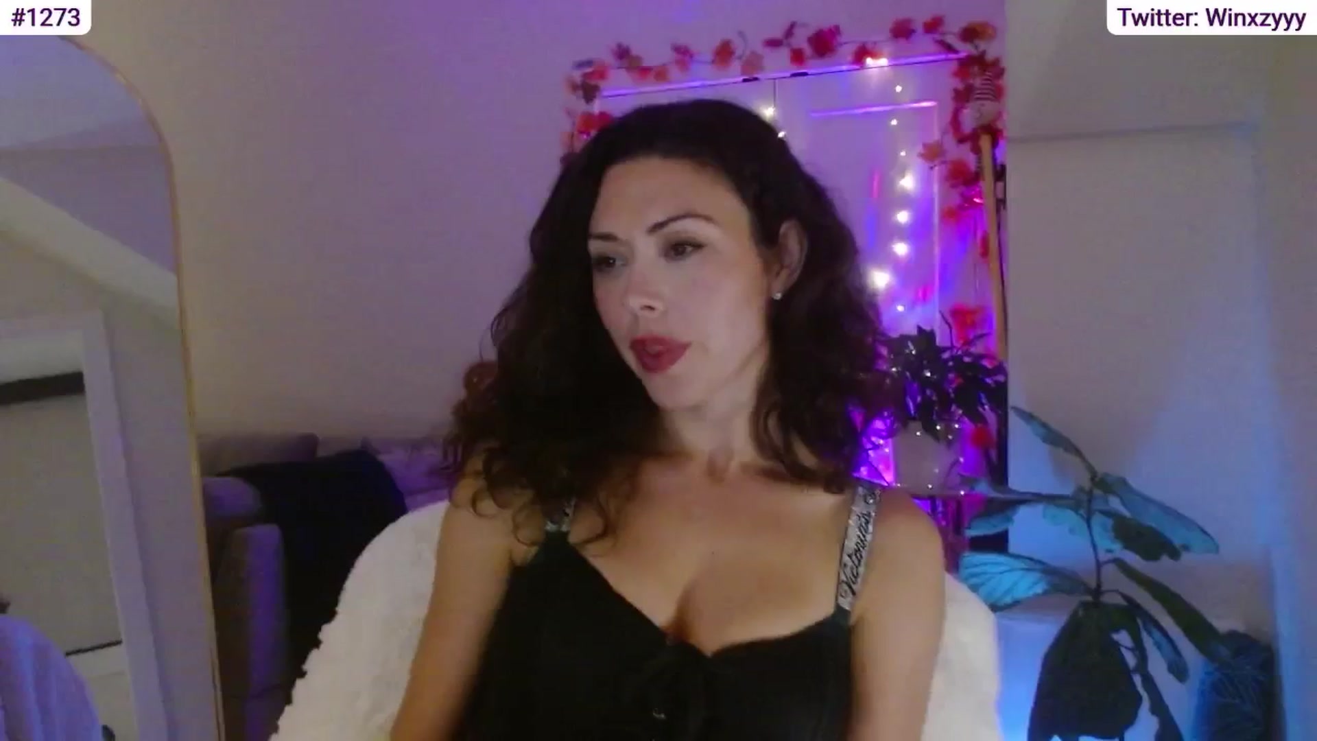 Gallery image thumbnail from Winxzyyy's myfreecams stream on, 12/03/2025, 10:10 image 2 of 20