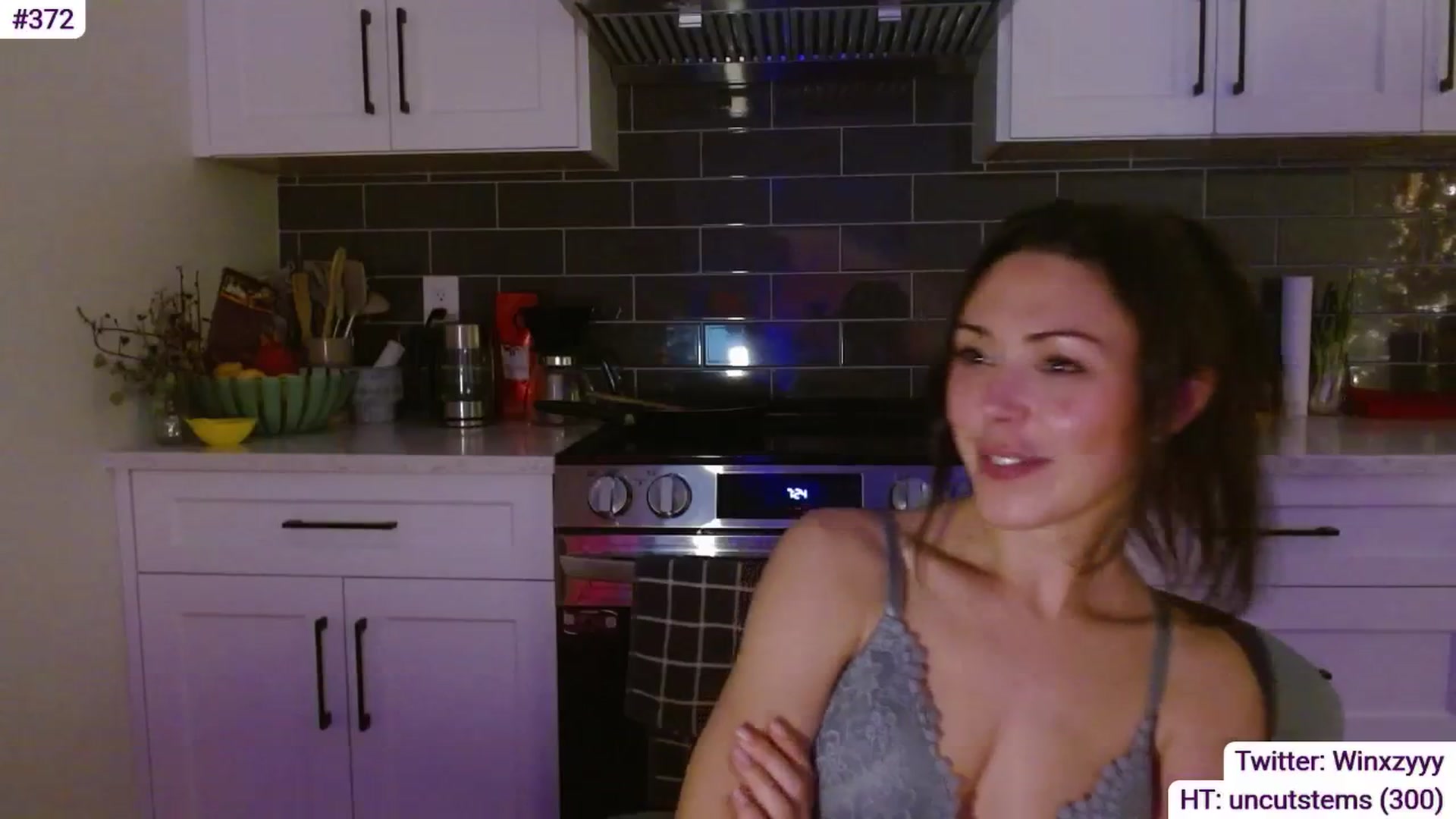 Gallery image thumbnail from Winxzyyy's myfreecams stream on, 01/17/2026, 04:32 image 13 of 20