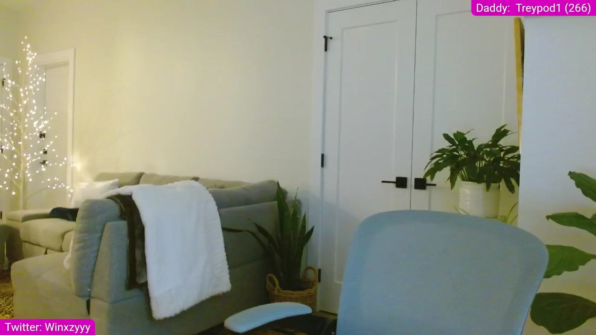Gallery image thumbnail from Winxzyyy's myfreecams stream on, 04/15/2026, 01:16 image 7 of 20