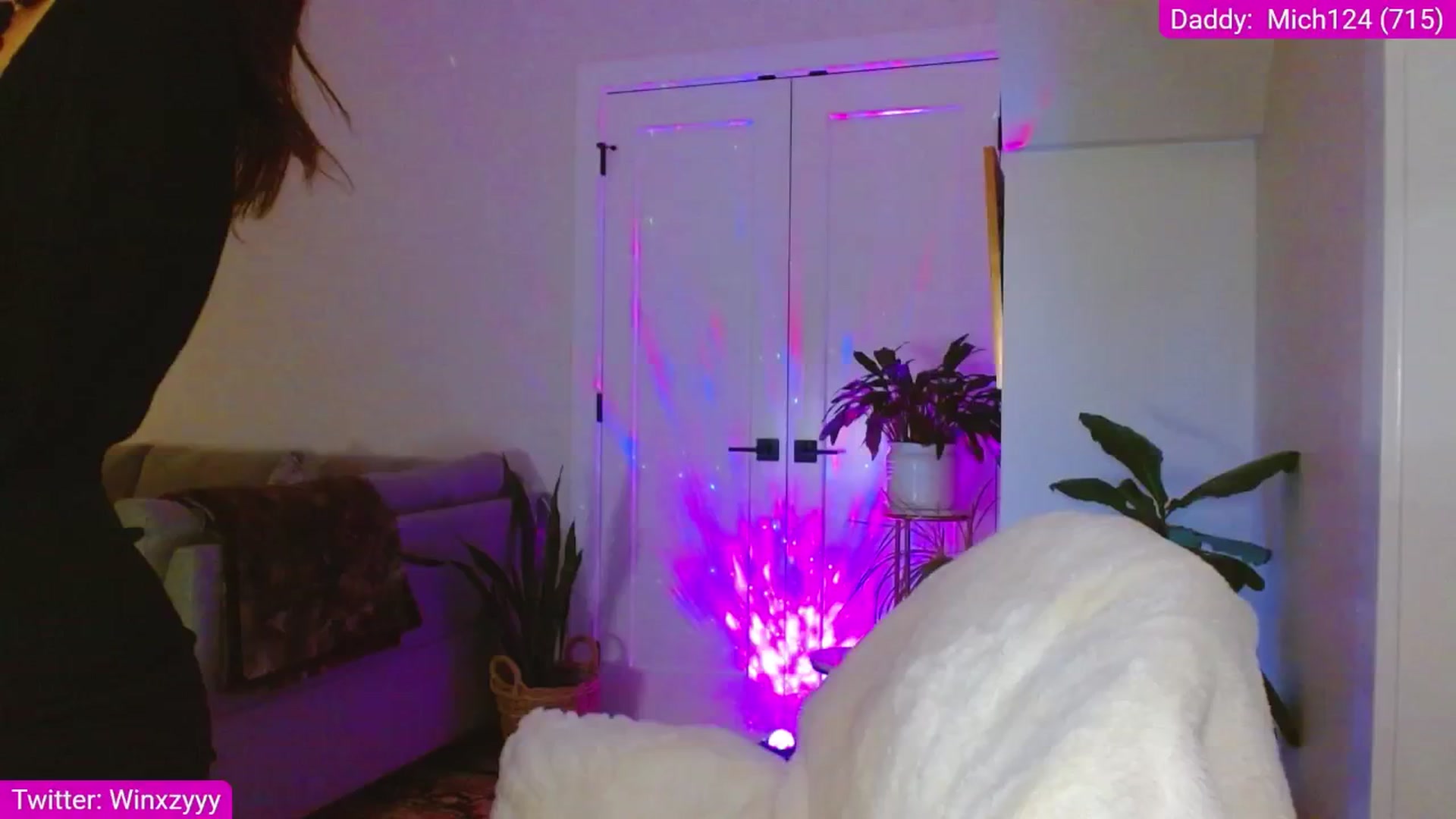 Gallery image thumbnail from Winxzyyy's myfreecams stream on, 04/16/2026, 05:52 image 17 of 20