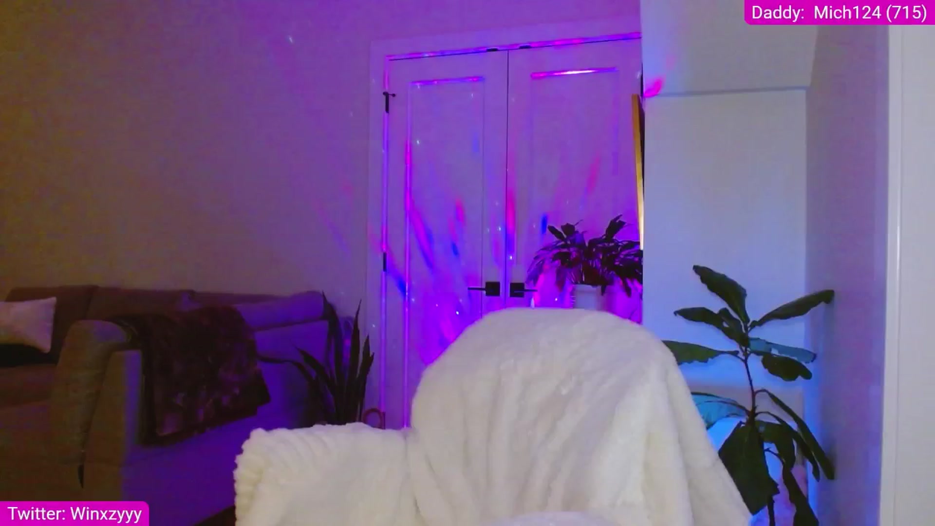 Gallery image thumbnail from Winxzyyy's myfreecams stream on, 04/16/2026, 05:52 image 9 of 20