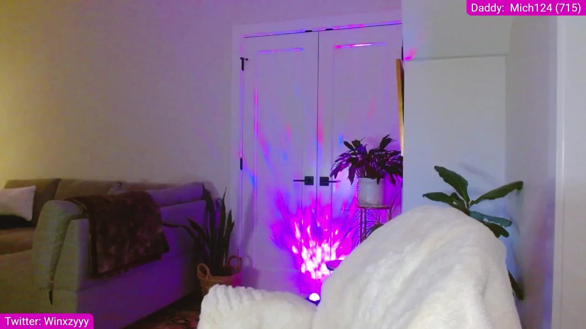 Gallery image thumbnail from Winxzyyy's myfreecams stream on, 04/16/2026, 05:52 image 19 of 20