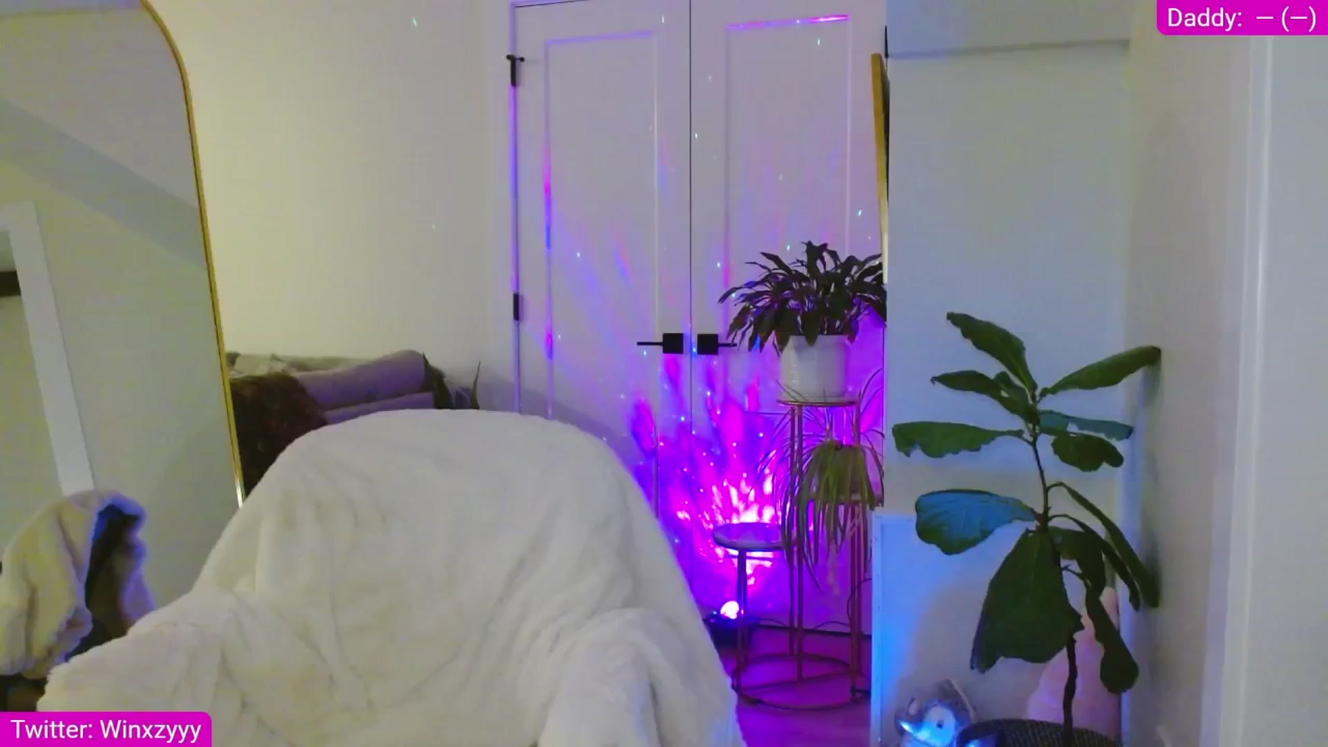 Gallery image thumbnail from Winxzyyy's myfreecams stream on, 04/18/2026, 05:31 image 9 of 20
