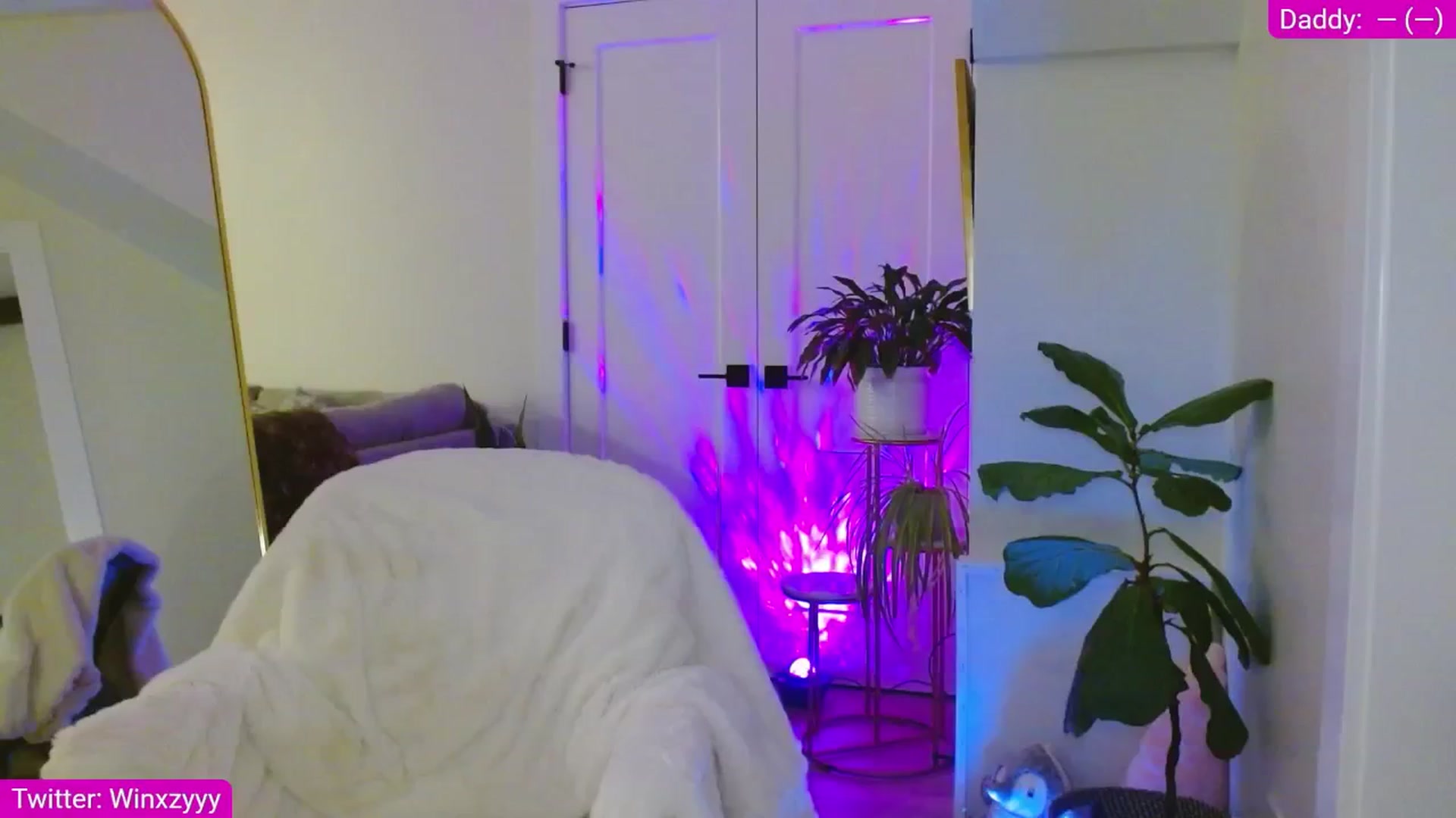 Gallery image thumbnail from Winxzyyy's myfreecams stream on, 04/18/2026, 05:31 image 8 of 20