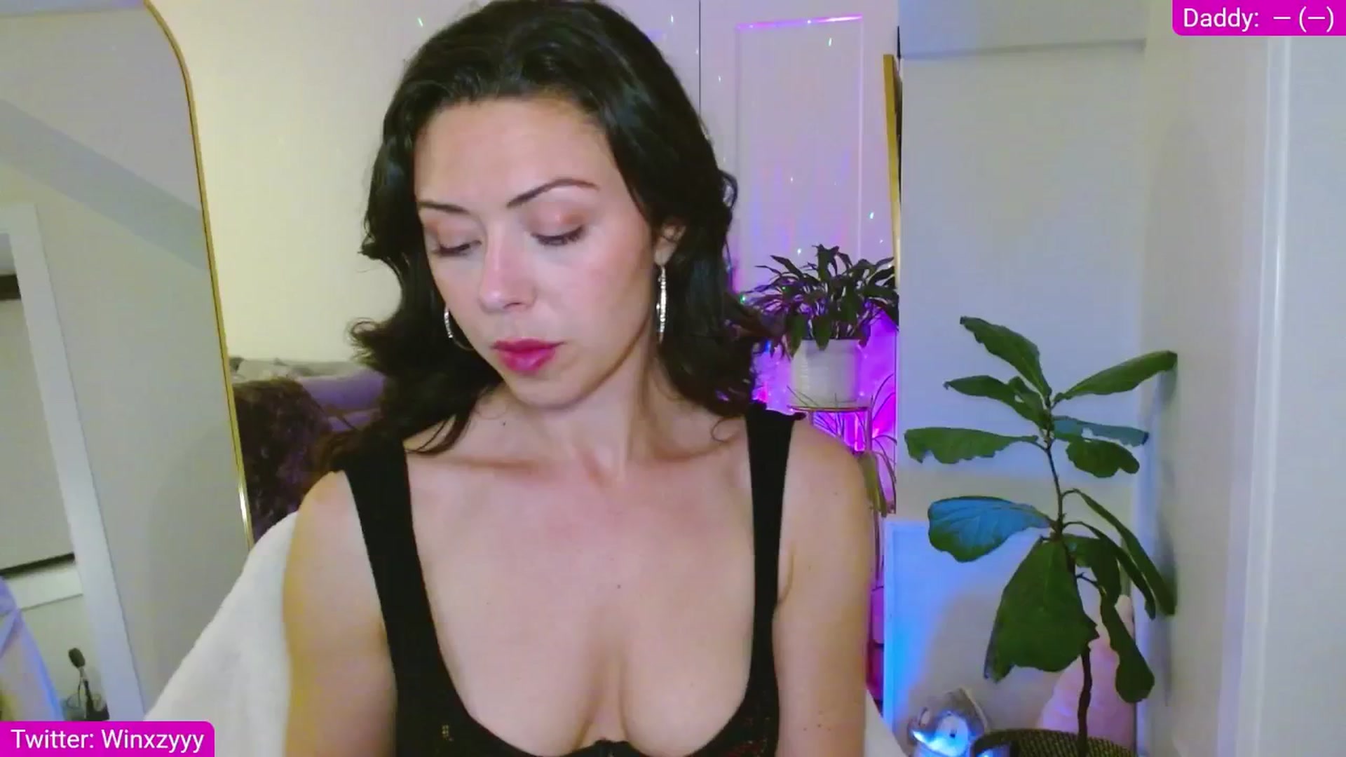 Gallery image thumbnail from Winxzyyy's myfreecams stream on, 04/18/2026, 05:31 image 2 of 20