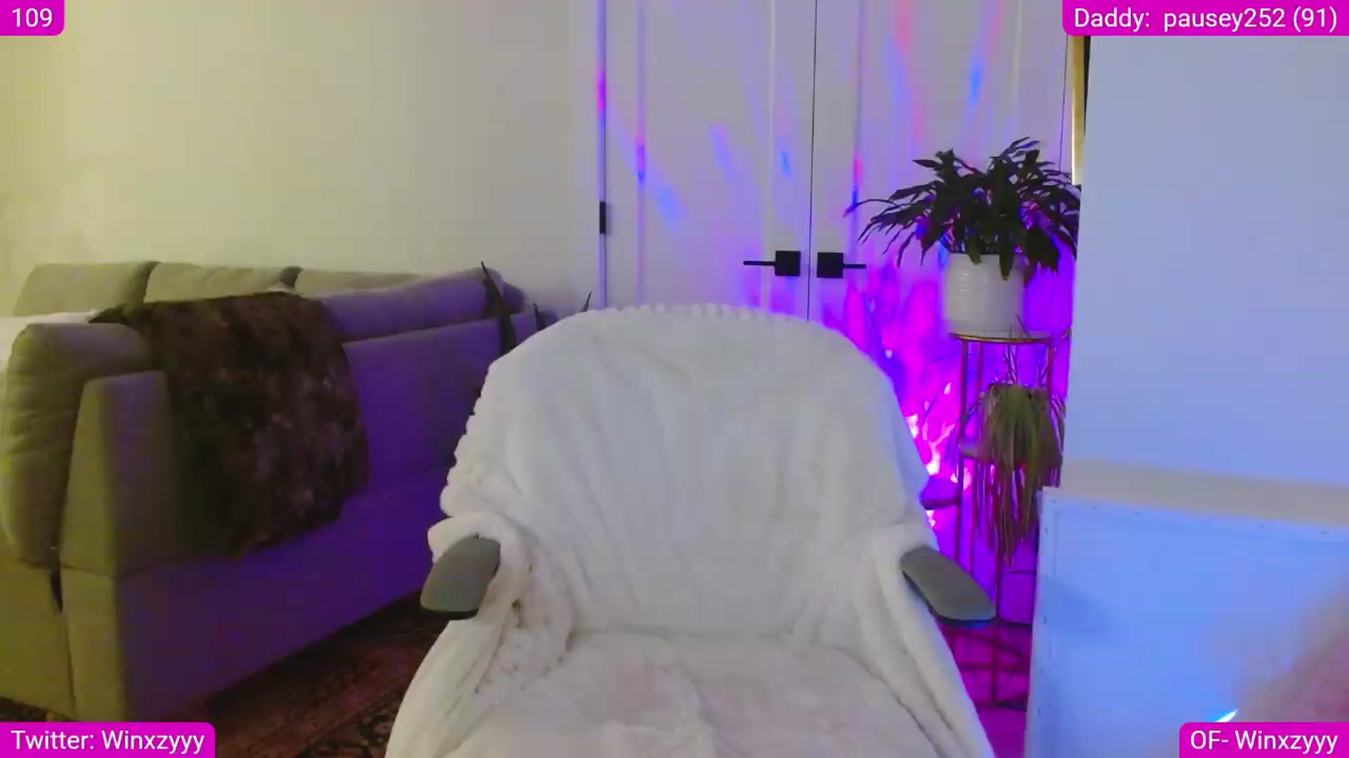 Gallery image thumbnail from Winxzyyy's myfreecams stream on, 05/14/2026, 05:43 image 9 of 20