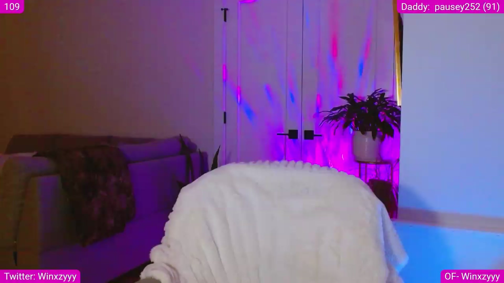 Gallery image thumbnail from Winxzyyy's myfreecams stream on, 05/14/2026, 05:43 image 11 of 20