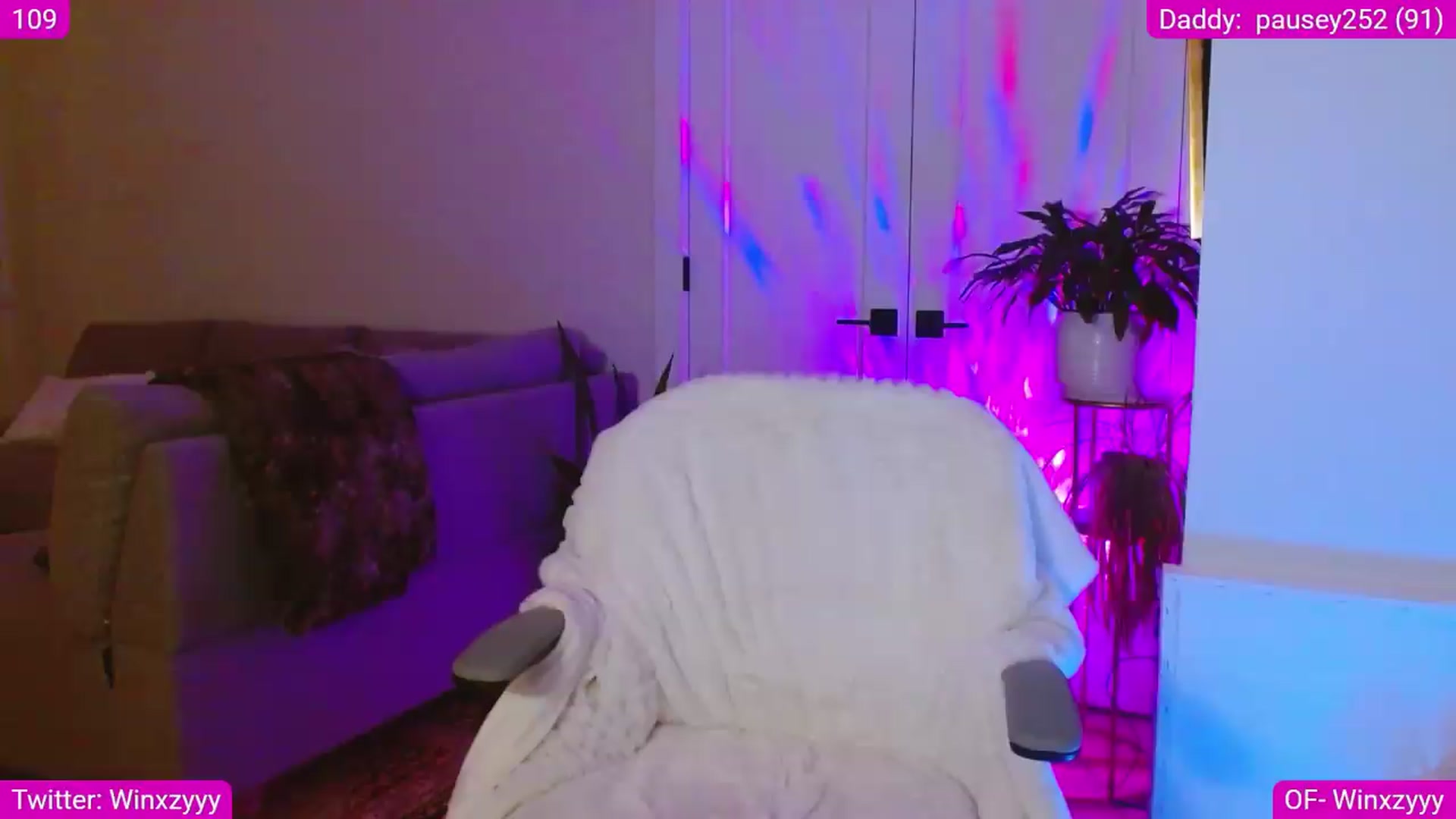 Gallery image thumbnail from Winxzyyy's myfreecams stream on, 05/14/2026, 05:43 image 19 of 20