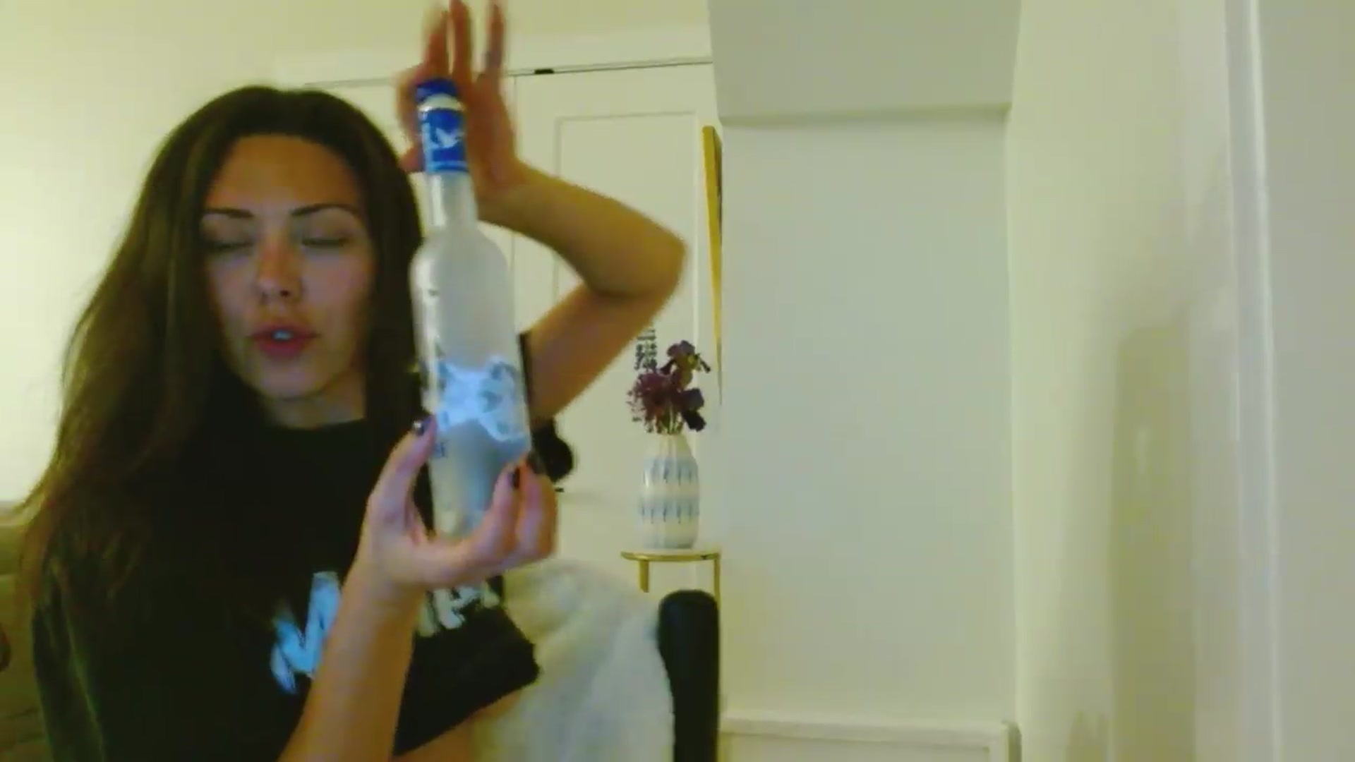 Gallery image thumbnail from Winxzyyy's myfreecams stream on, 05/19/2026, 08:24 image 12 of 20