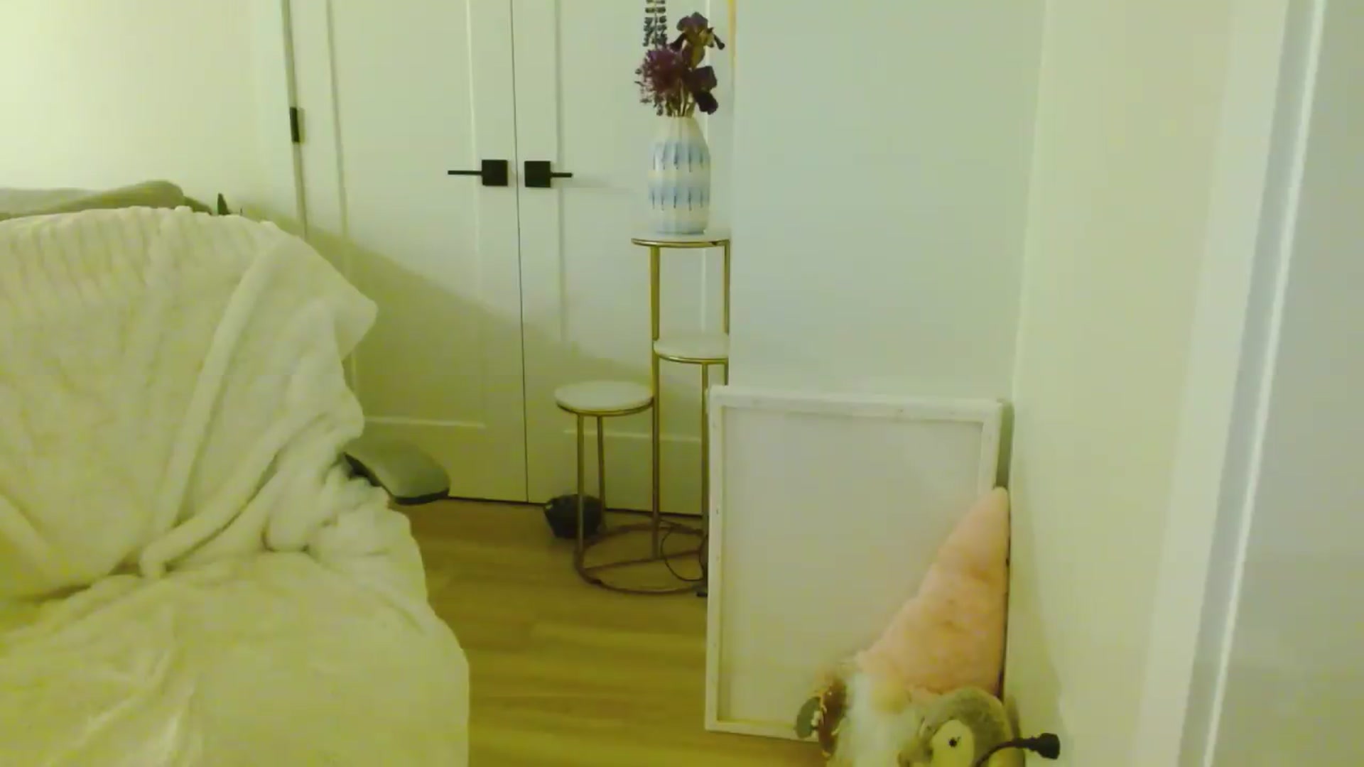 Gallery image thumbnail from Winxzyyy's myfreecams stream on, 05/19/2026, 08:24 image 17 of 20