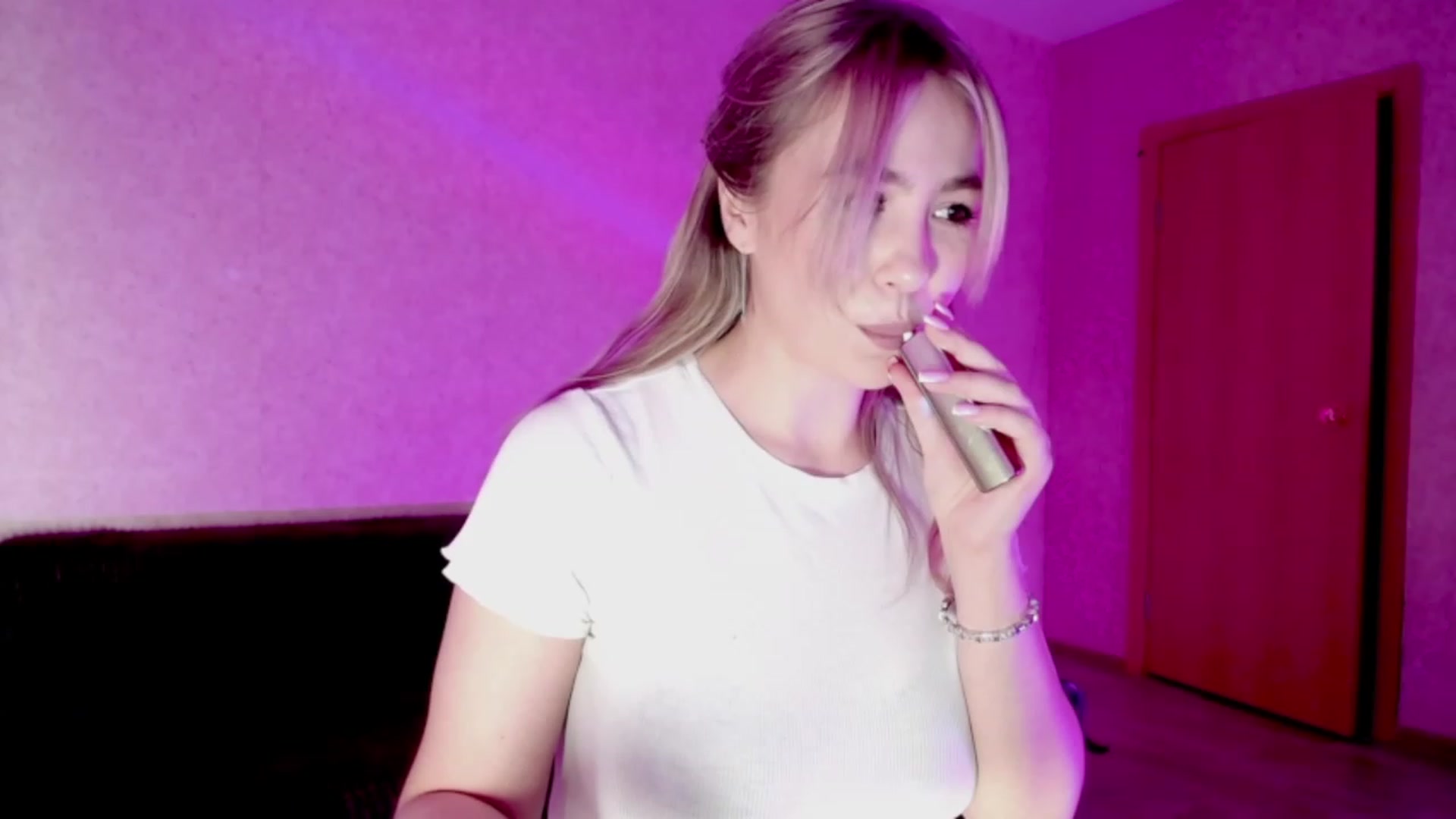 Gallery image thumbnail from WishJot's myfreecams stream on, 10/20/2023, 17:15 image 5 of 20