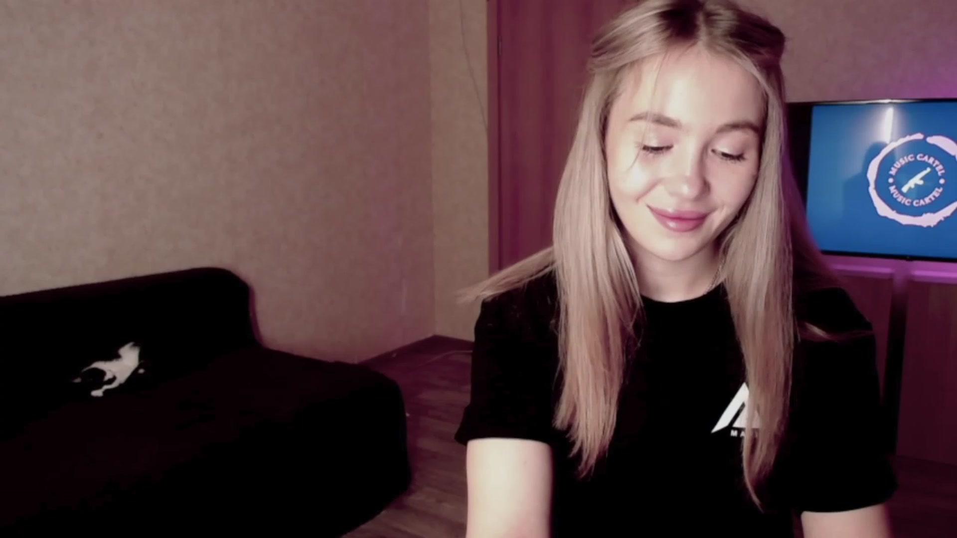 Gallery image thumbnail from WishJot's myfreecams stream on, 10/21/2023, 14:08 image 7 of 20