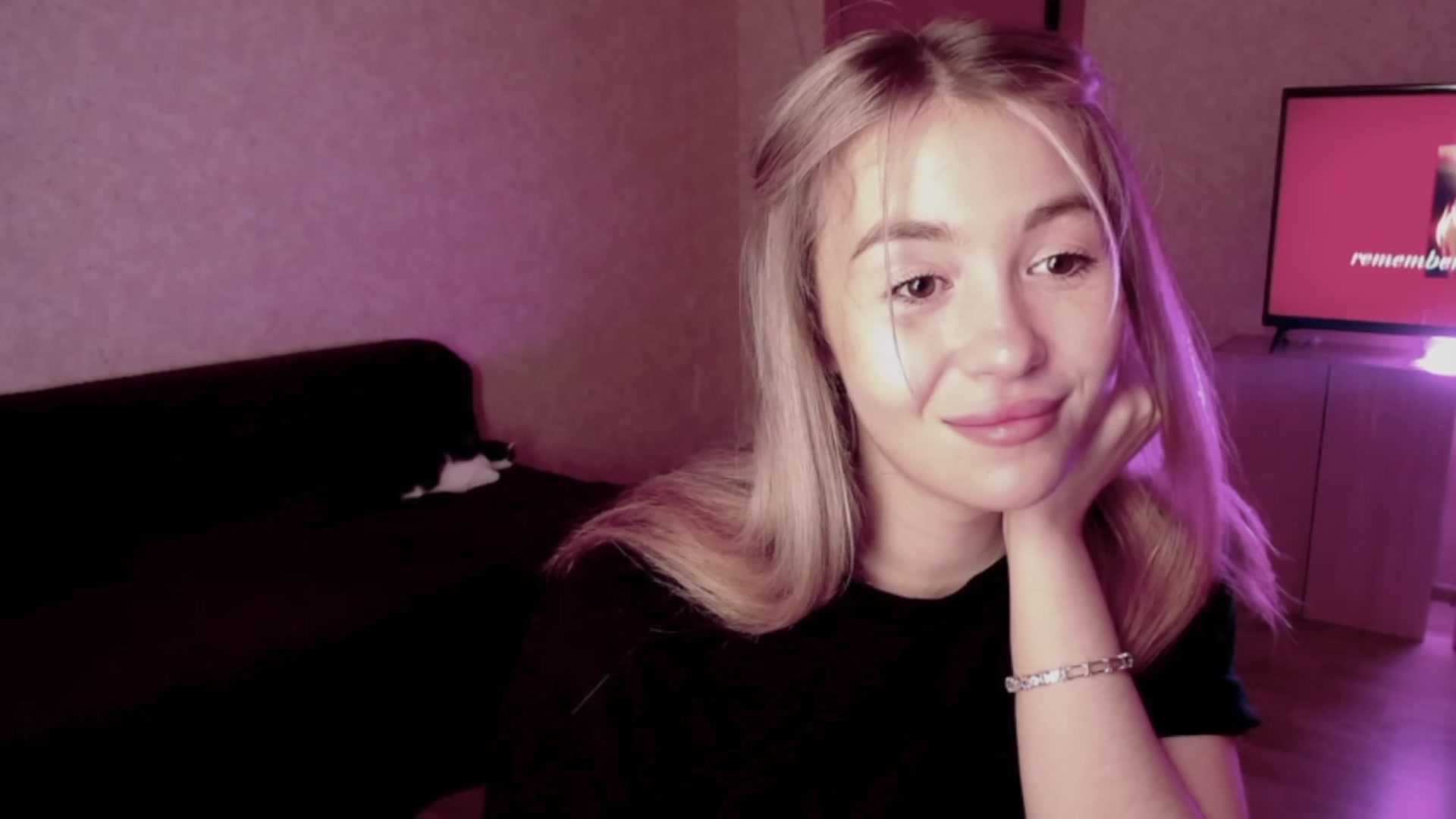Gallery image thumbnail from WishJot's myfreecams stream on, 10/21/2023, 15:02 image 13 of 20