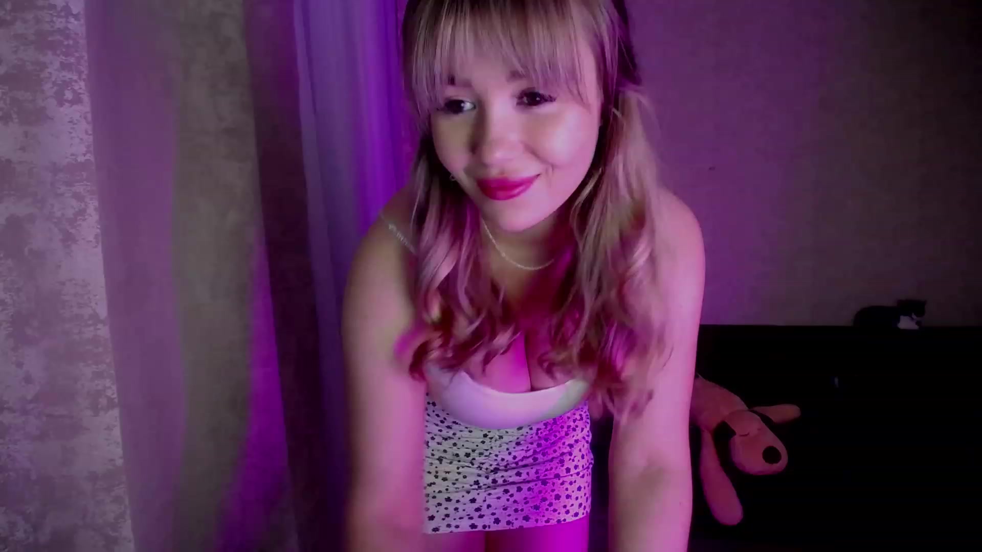 Gallery image thumbnail from WishJot's myfreecams stream on, 11/20/2023, 17:29 image 6 of 20