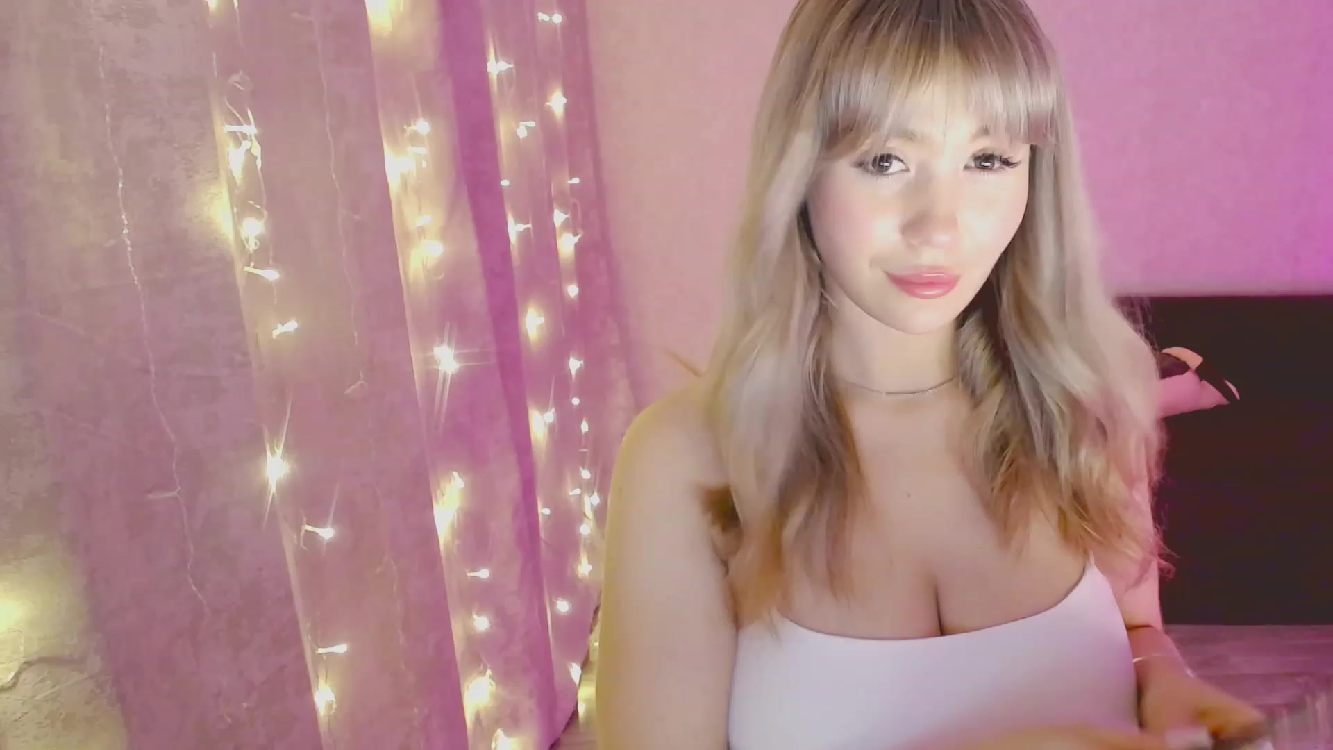 Gallery image thumbnail from WishJot's myfreecams stream on, 12/01/2023, 20:19 image 20 of 20