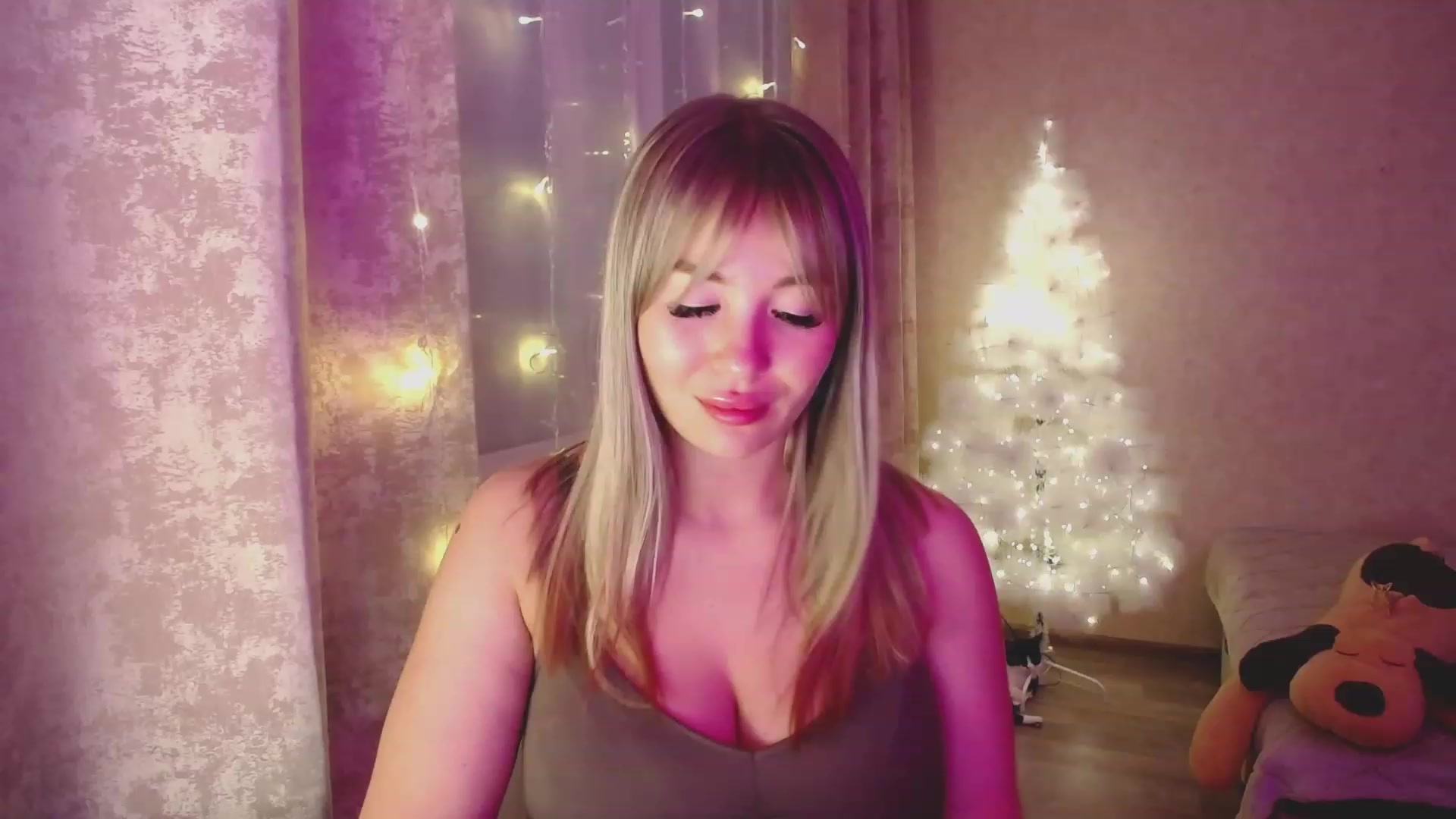 Gallery image thumbnail from WishJot's myfreecams stream on, 12/26/2023, 20:16 image 6 of 20