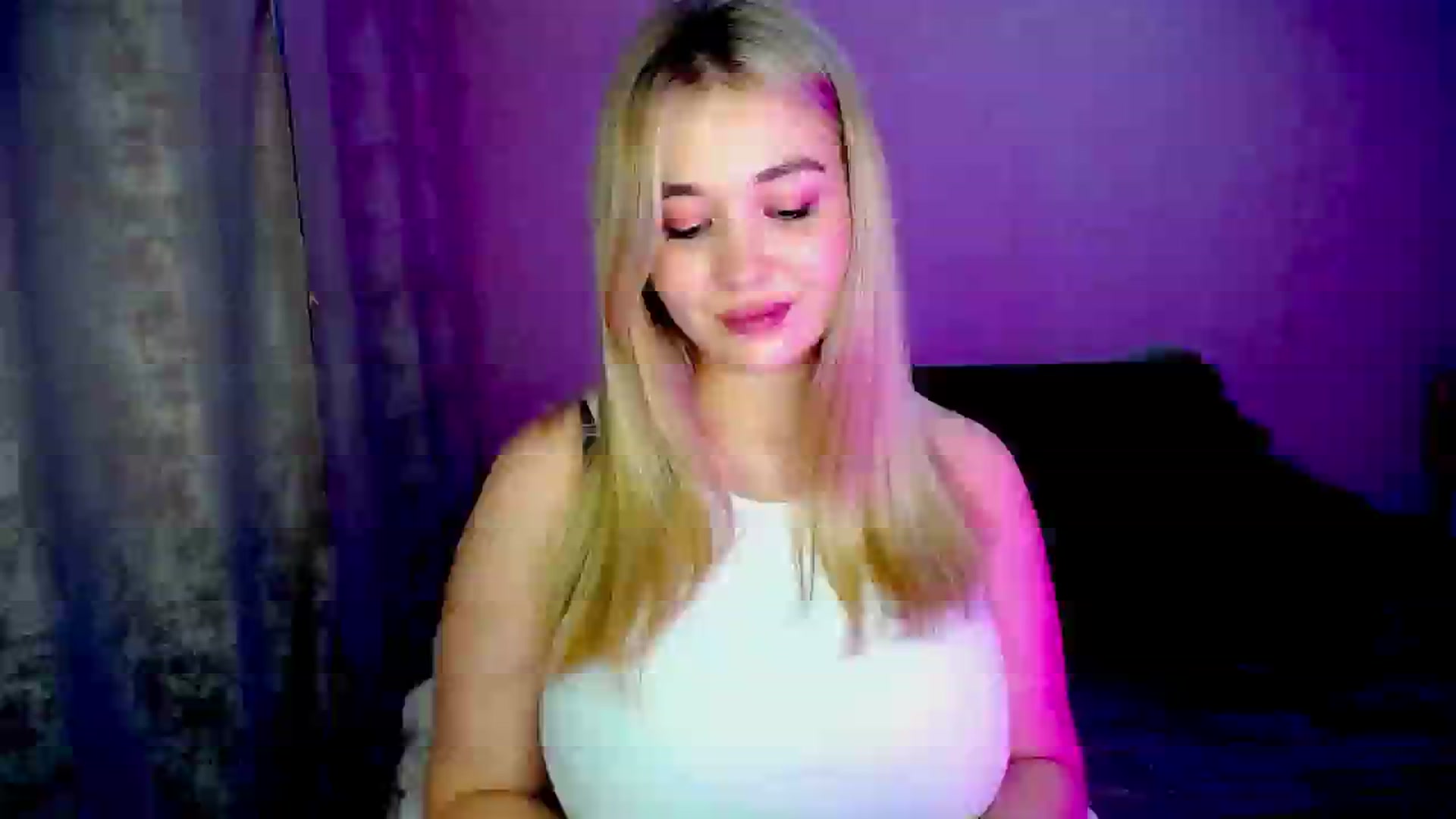 Gallery image thumbnail from WishJot's myfreecams stream on, 07/19/2024, 20:51 image 12 of 20