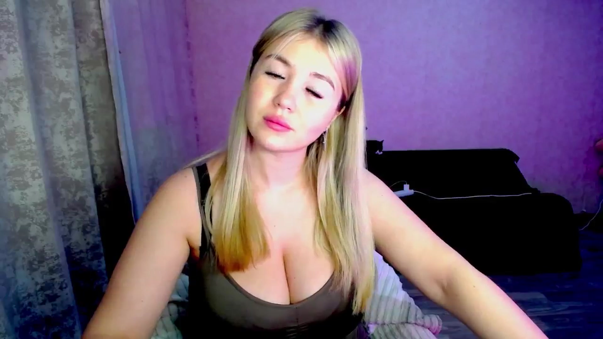 Gallery image thumbnail from WishJot's myfreecams stream on, 08/03/2024, 21:05 image 8 of 20