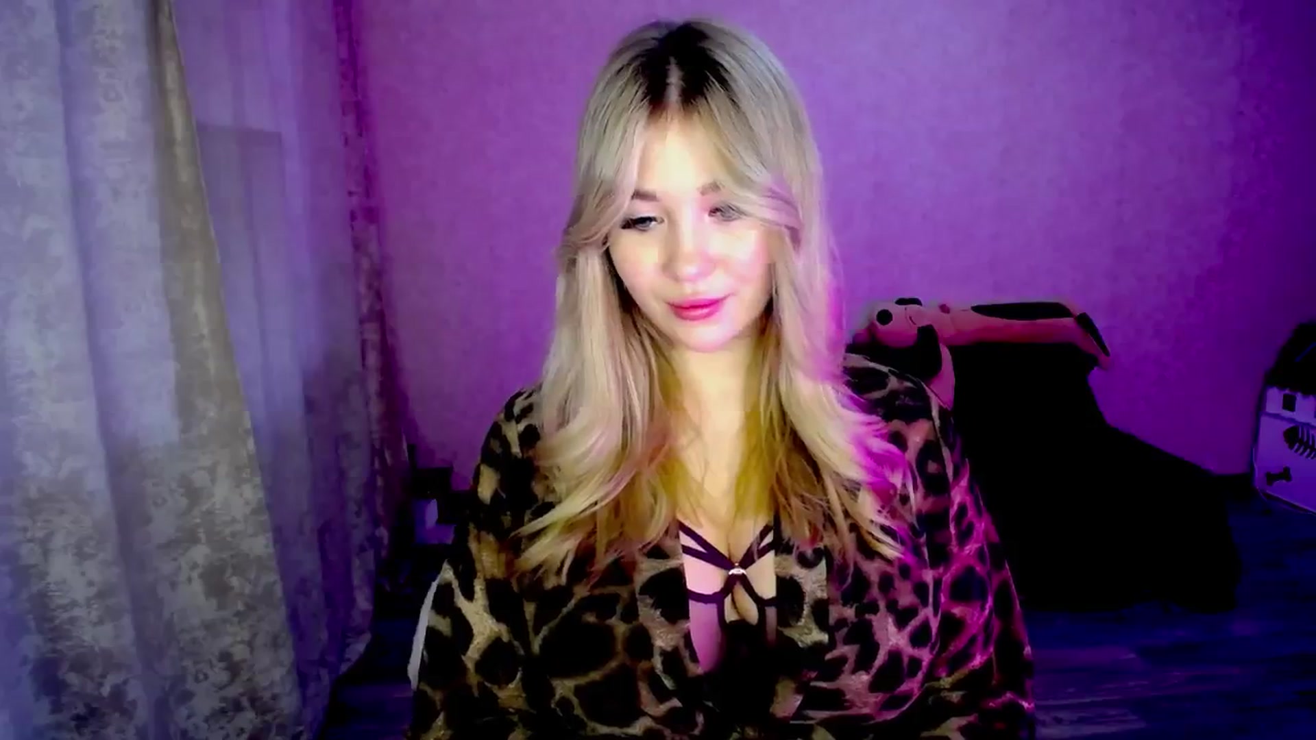 Gallery image thumbnail from WishJot's myfreecams stream on, 08/10/2024, 16:11 image 19 of 20