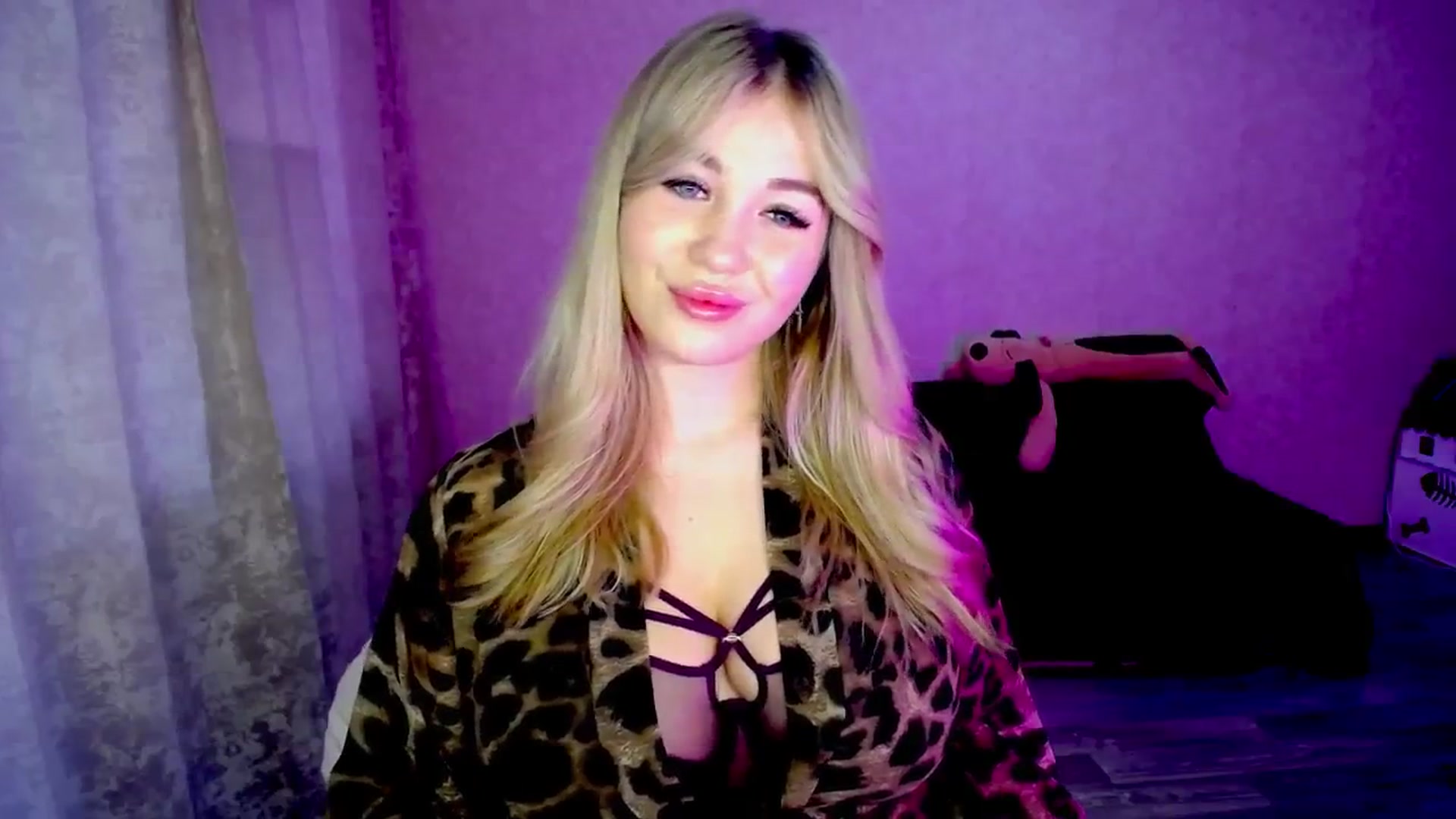 Gallery image thumbnail from WishJot's myfreecams stream on, 08/10/2024, 16:11 image 11 of 20
