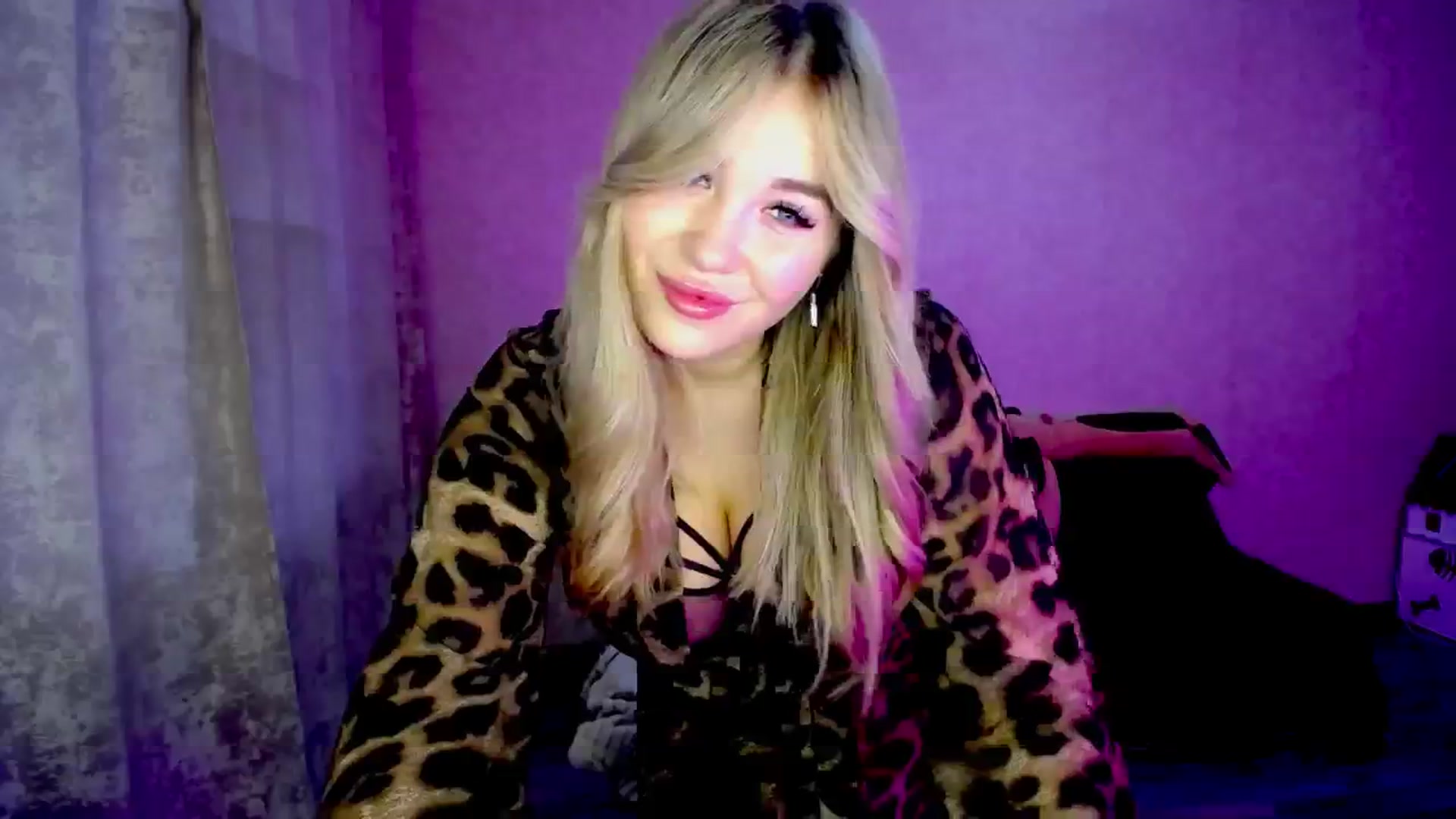 Gallery image thumbnail from WishJot's myfreecams stream on, 08/10/2024, 16:28 image 3 of 20