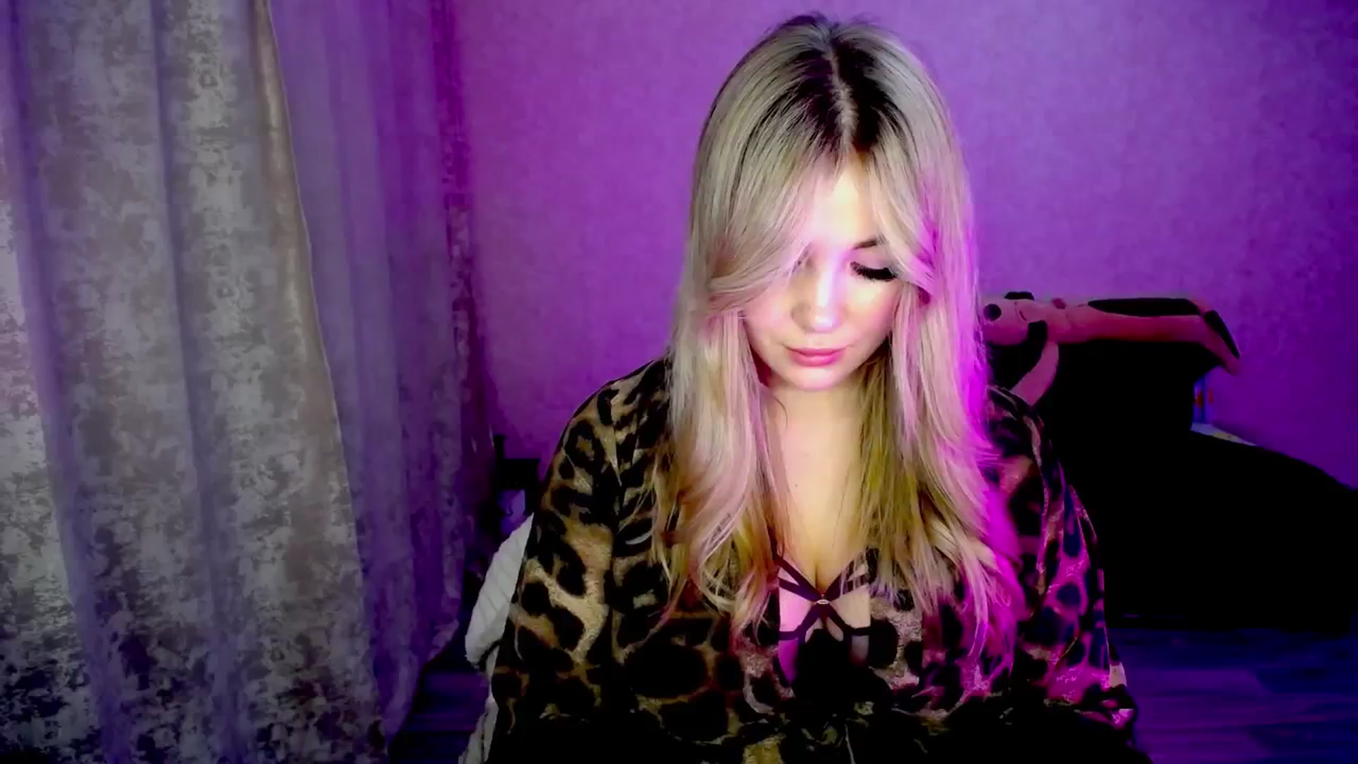 Gallery image thumbnail from WishJot's myfreecams stream on, 08/10/2024, 17:05 image 19 of 20