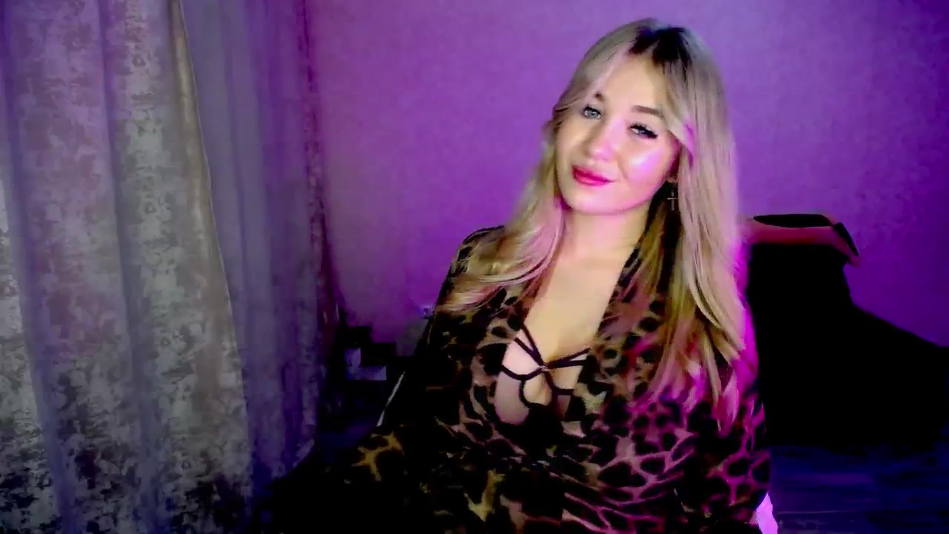 Gallery image thumbnail from WishJot's myfreecams stream on, 08/10/2024, 17:05 image 14 of 20