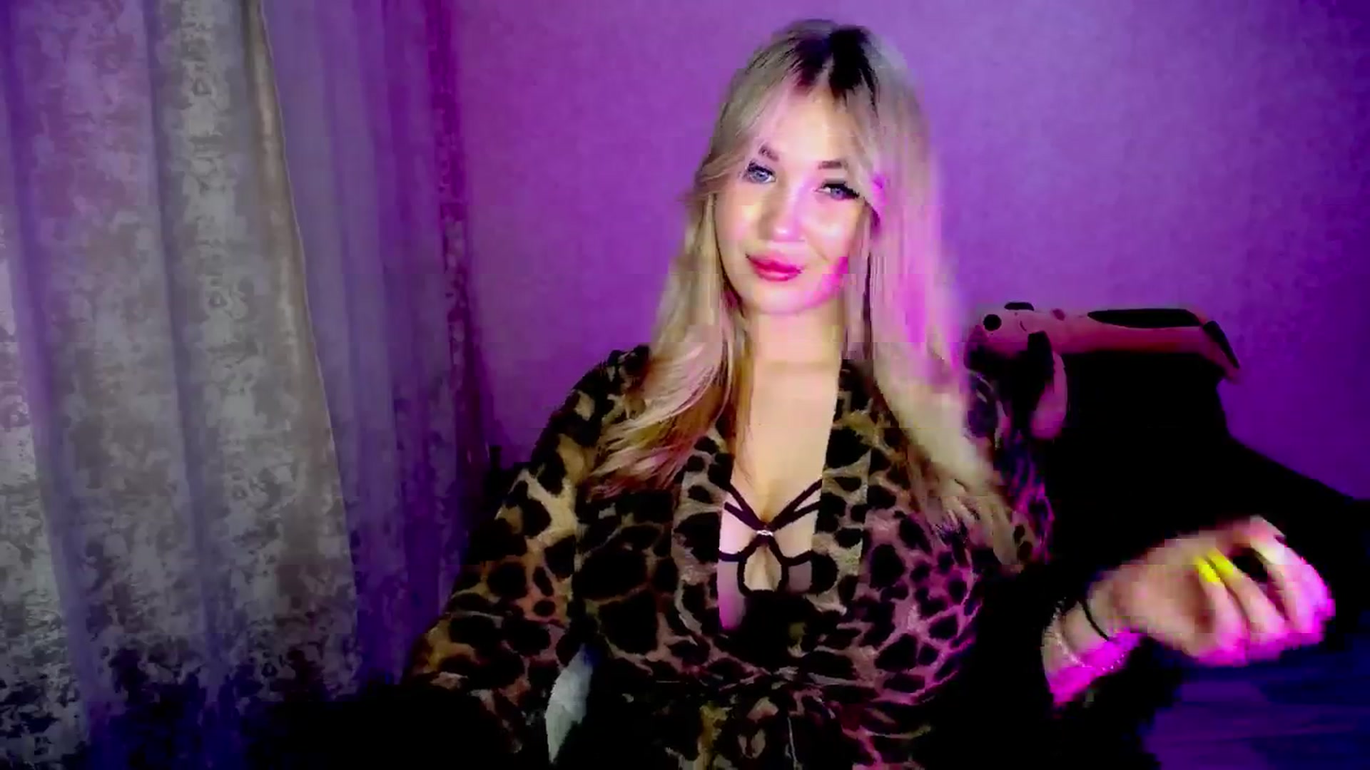 Gallery image thumbnail from WishJot's myfreecams stream on, 08/10/2024, 17:05 image 16 of 20