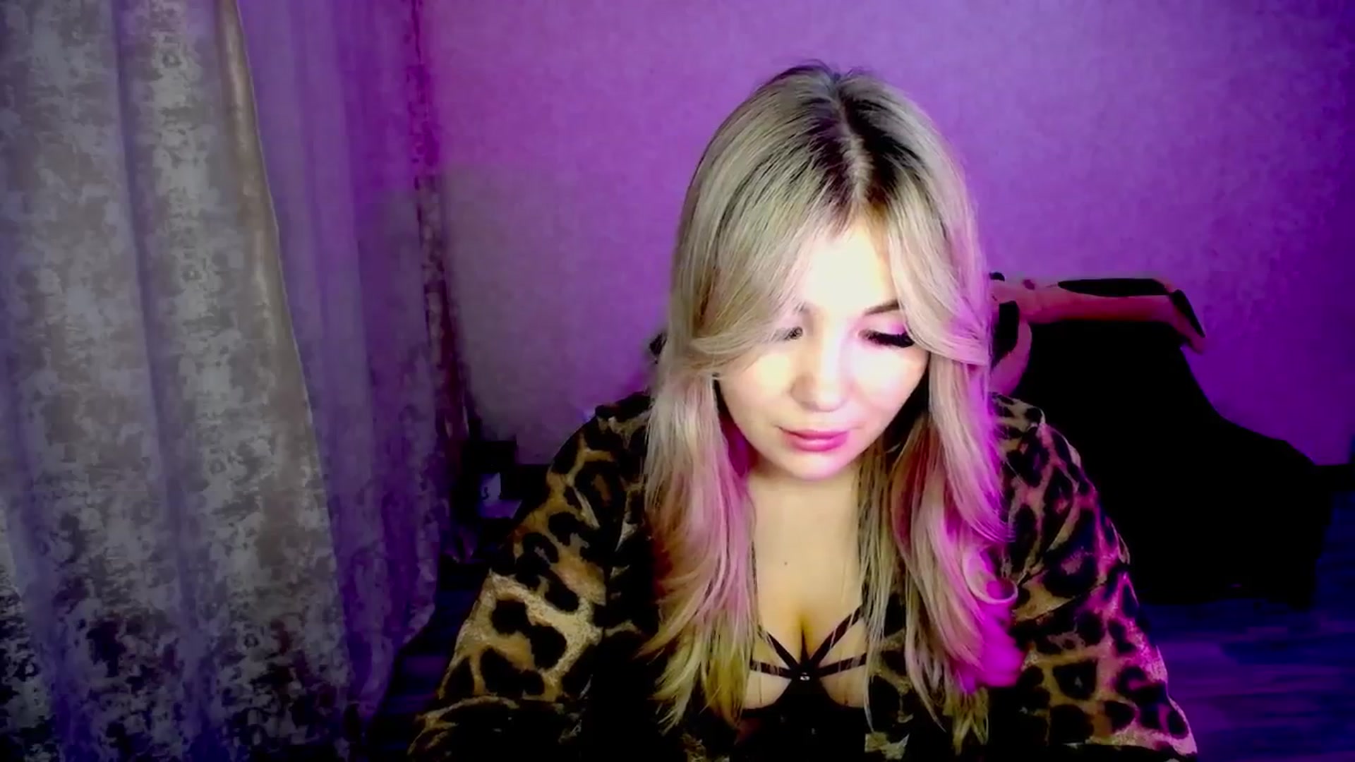 Gallery image thumbnail from WishJot's myfreecams stream on, 08/10/2024, 18:01 image 7 of 20