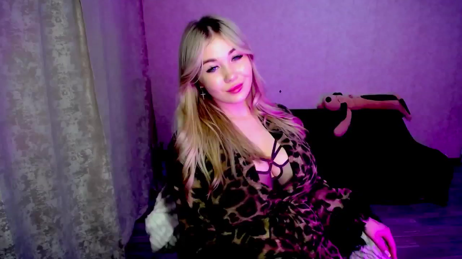 Gallery image thumbnail from WishJot's myfreecams stream on, 08/10/2024, 18:01 image 17 of 20