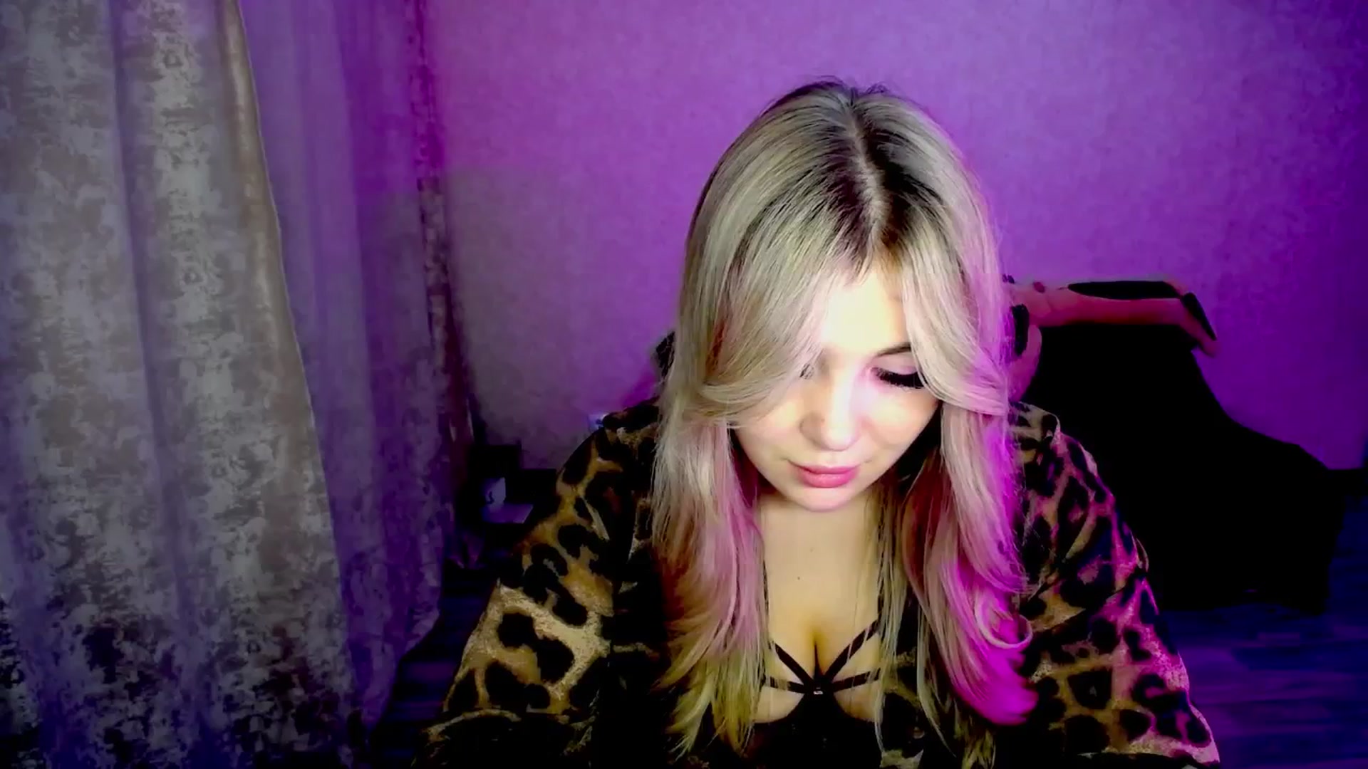 Gallery image thumbnail from WishJot's myfreecams stream on, 08/10/2024, 18:01 image 8 of 20