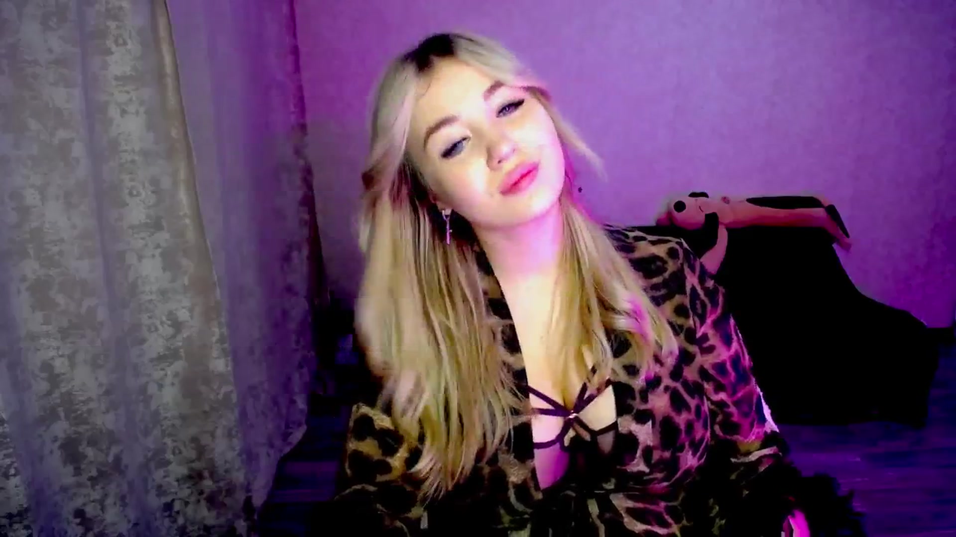 Gallery image thumbnail from WishJot's myfreecams stream on, 08/10/2024, 18:01 image 12 of 20