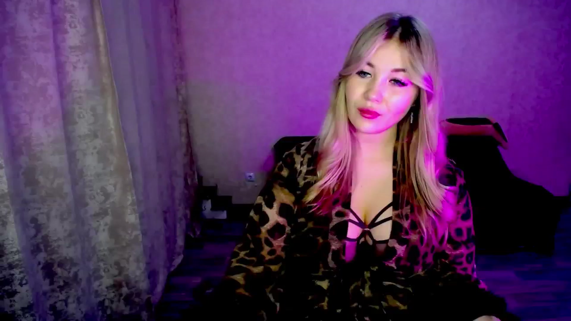 Gallery image thumbnail from WishJot's myfreecams stream on, 08/10/2024, 18:01 image 1 of 20
