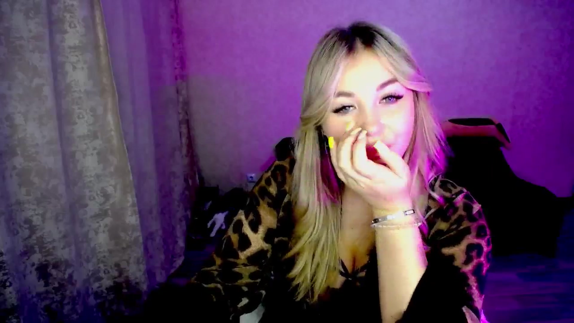 Gallery image thumbnail from WishJot's myfreecams stream on, 08/10/2024, 18:01 image 5 of 20