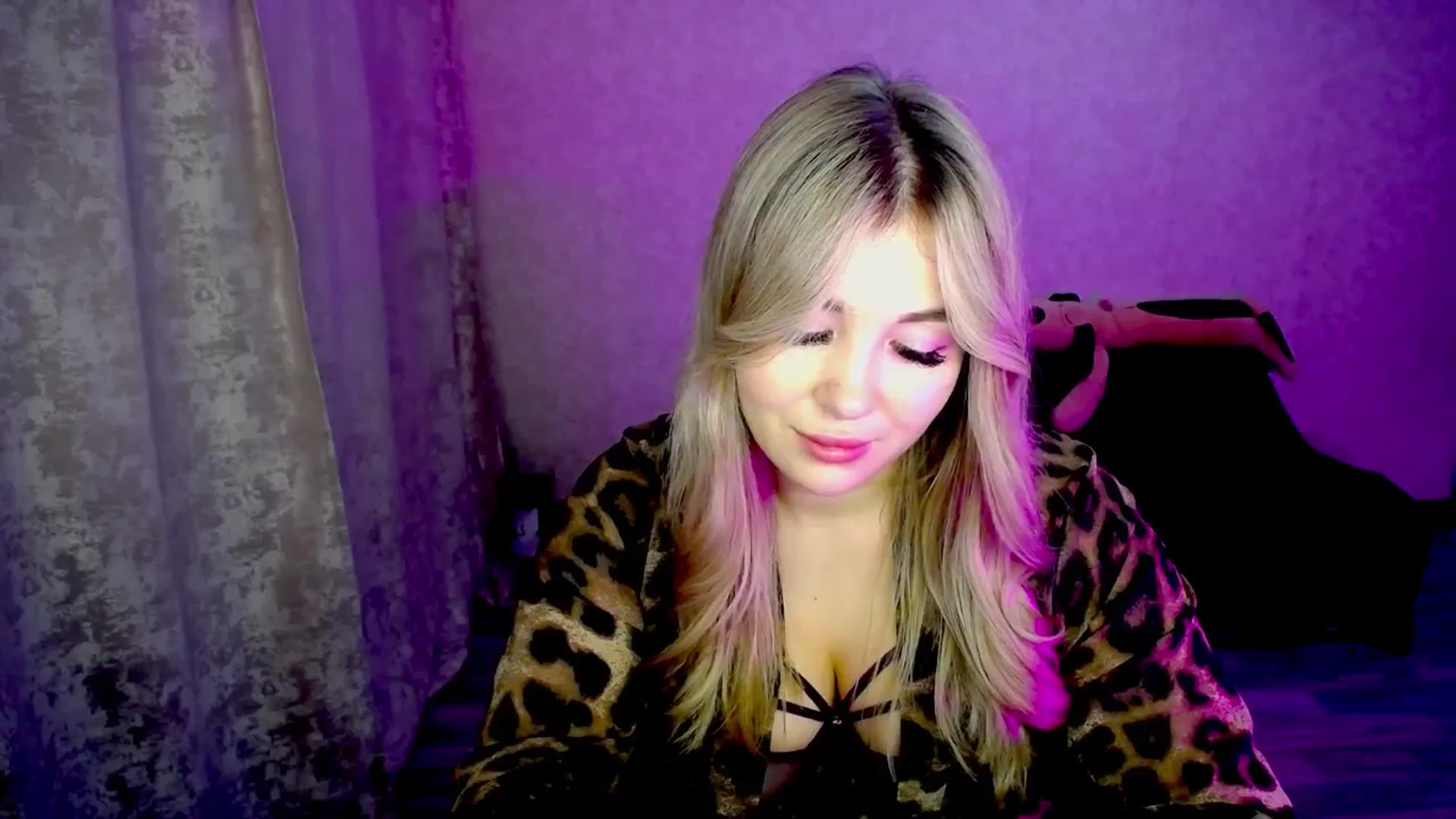 Gallery image thumbnail from WishJot's myfreecams stream on, 08/10/2024, 18:01 image 9 of 20