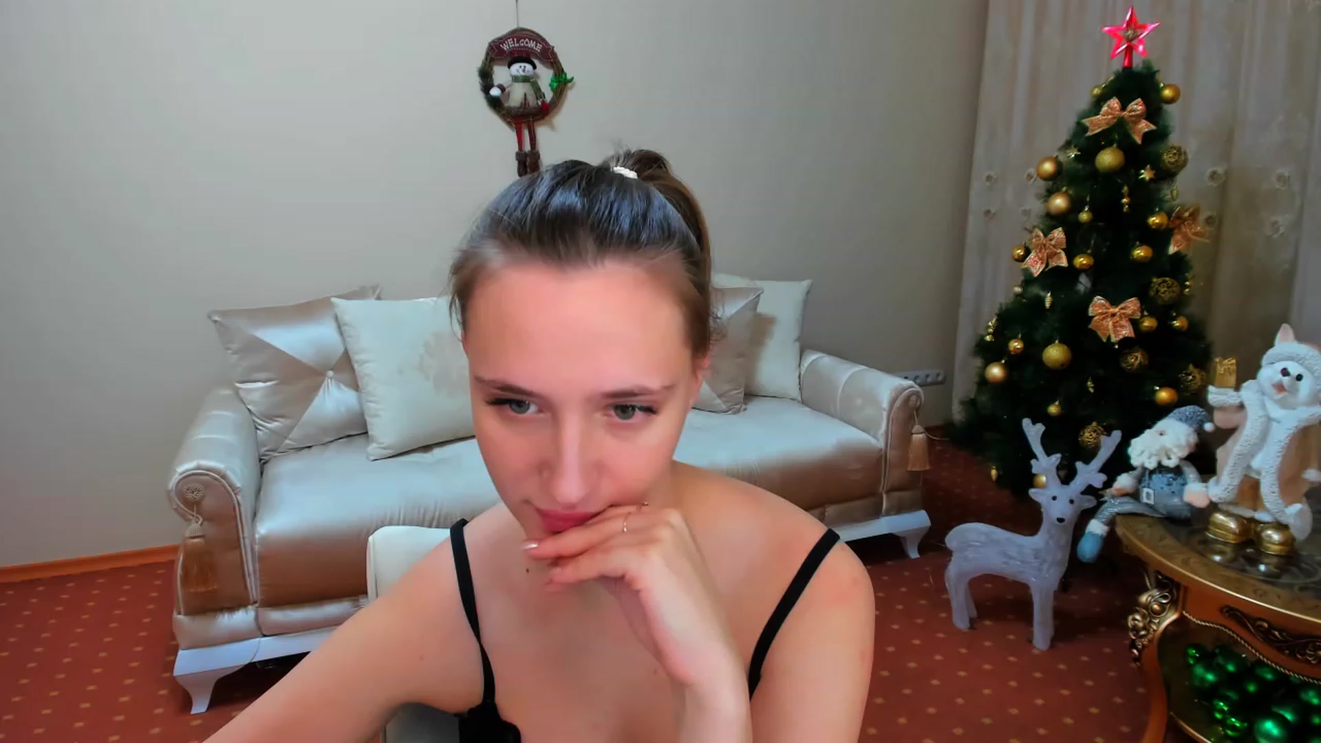 Gallery image thumbnail from WittyBunnyy's myfreecams stream on, 12/24/2022, 13:10 image 14 of 20