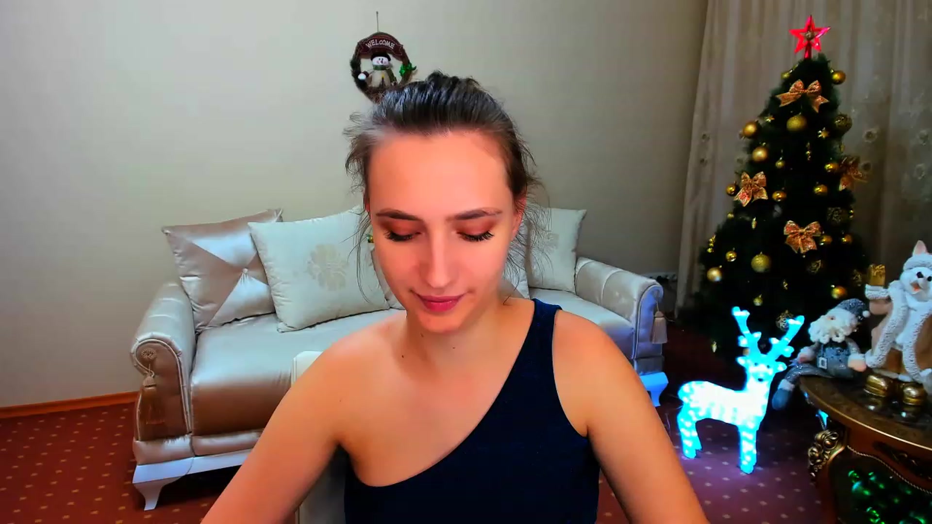 Gallery image thumbnail from WittyBunnyy's myfreecams stream on, 12/25/2022, 15:54 image 7 of 20
