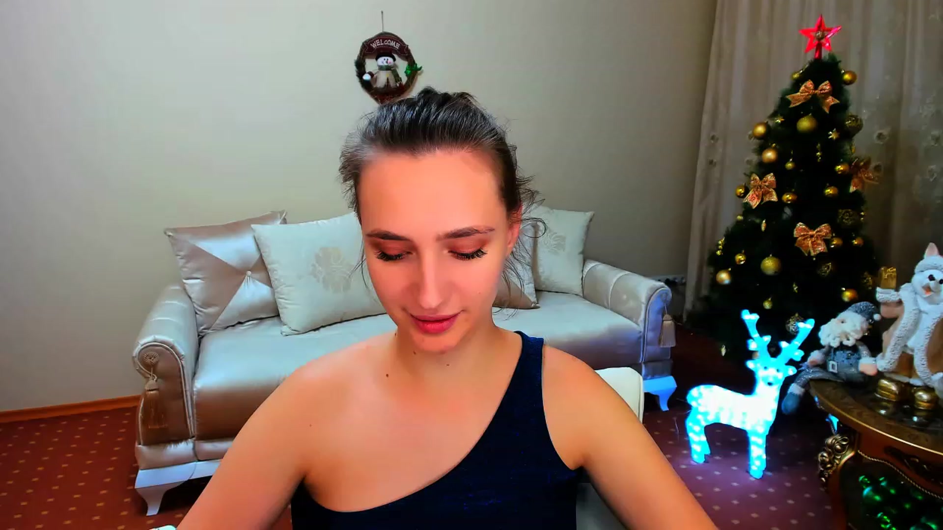 Gallery image thumbnail from WittyBunnyy's myfreecams stream on, 12/25/2022, 15:54 image 16 of 20