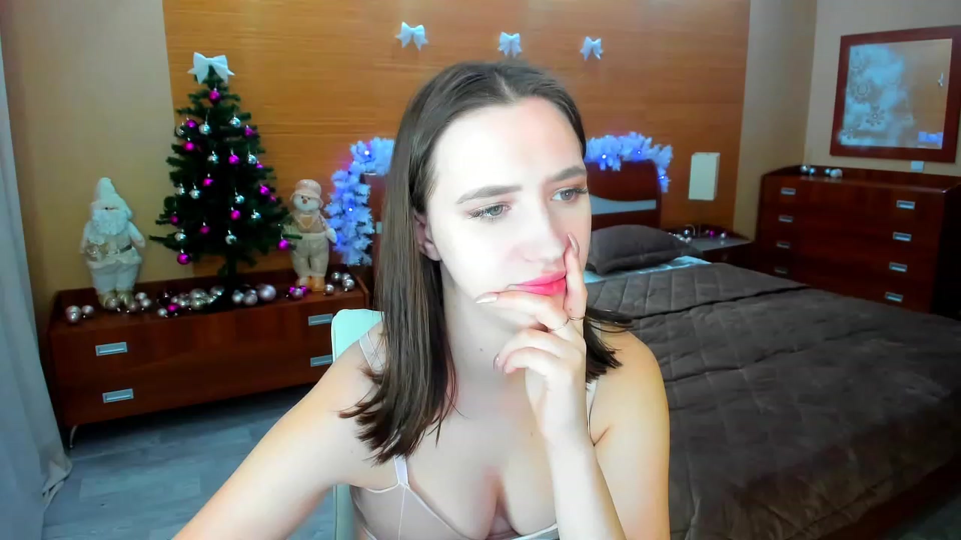 Gallery image thumbnail from WittyBunnyy's myfreecams stream on, 12/29/2022, 17:34 image 14 of 20