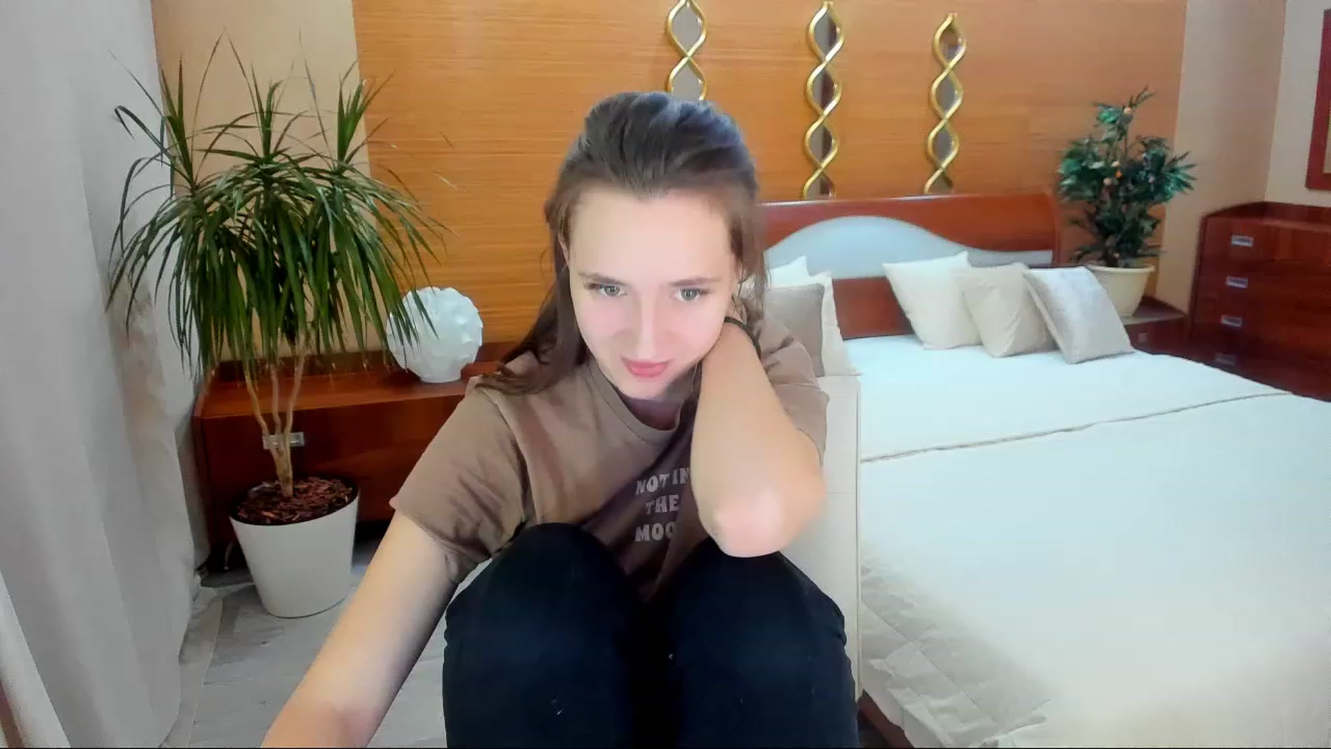 Gallery image thumbnail from WittyBunnyy's myfreecams stream on, 02/19/2023, 01:45 image 16 of 20