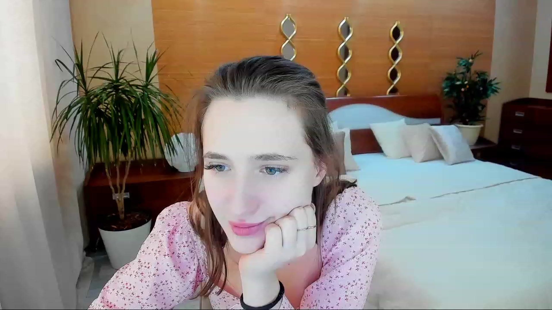 Gallery image thumbnail from WittyBunnyy's myfreecams stream on, 02/19/2023, 05:13 image 5 of 20