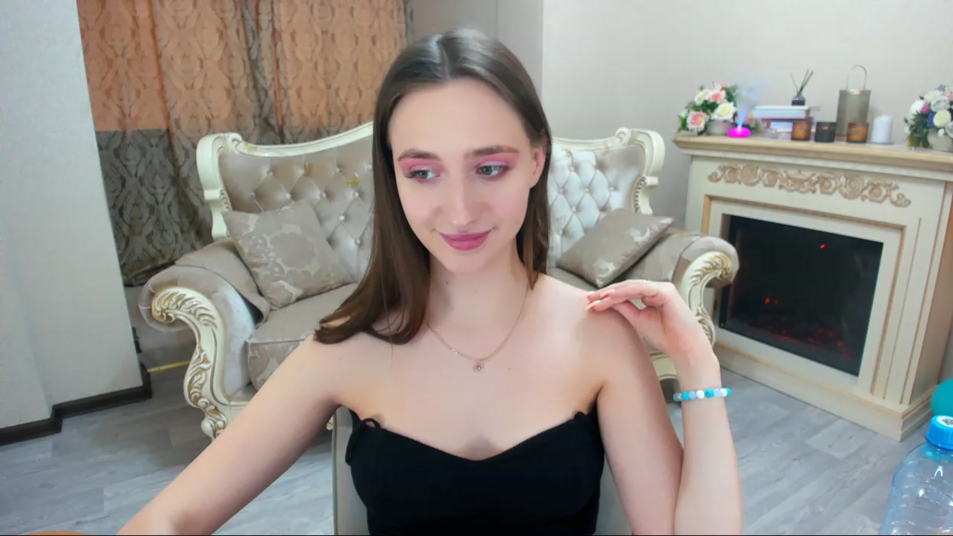 Gallery image thumbnail from WittyBunnyy's myfreecams stream on, 03/31/2023, 12:23 image 11 of 20