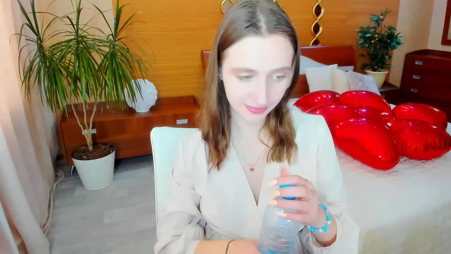 Gallery image thumbnail from WittyBunnyy's myfreecams stream on, 04/05/2023, 09:43 image 5 of 20
