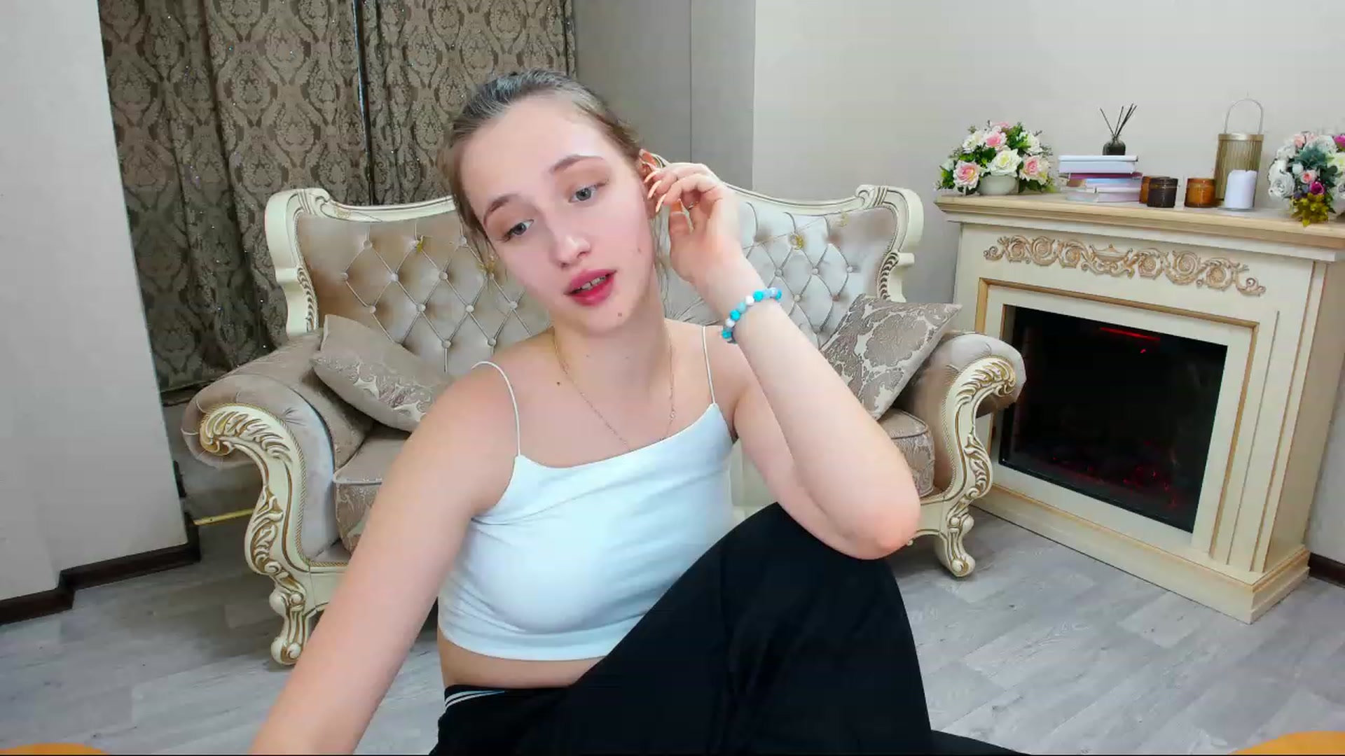 Gallery image thumbnail from WittyBunnyy's myfreecams stream on, 04/07/2023, 14:14 image 5 of 20