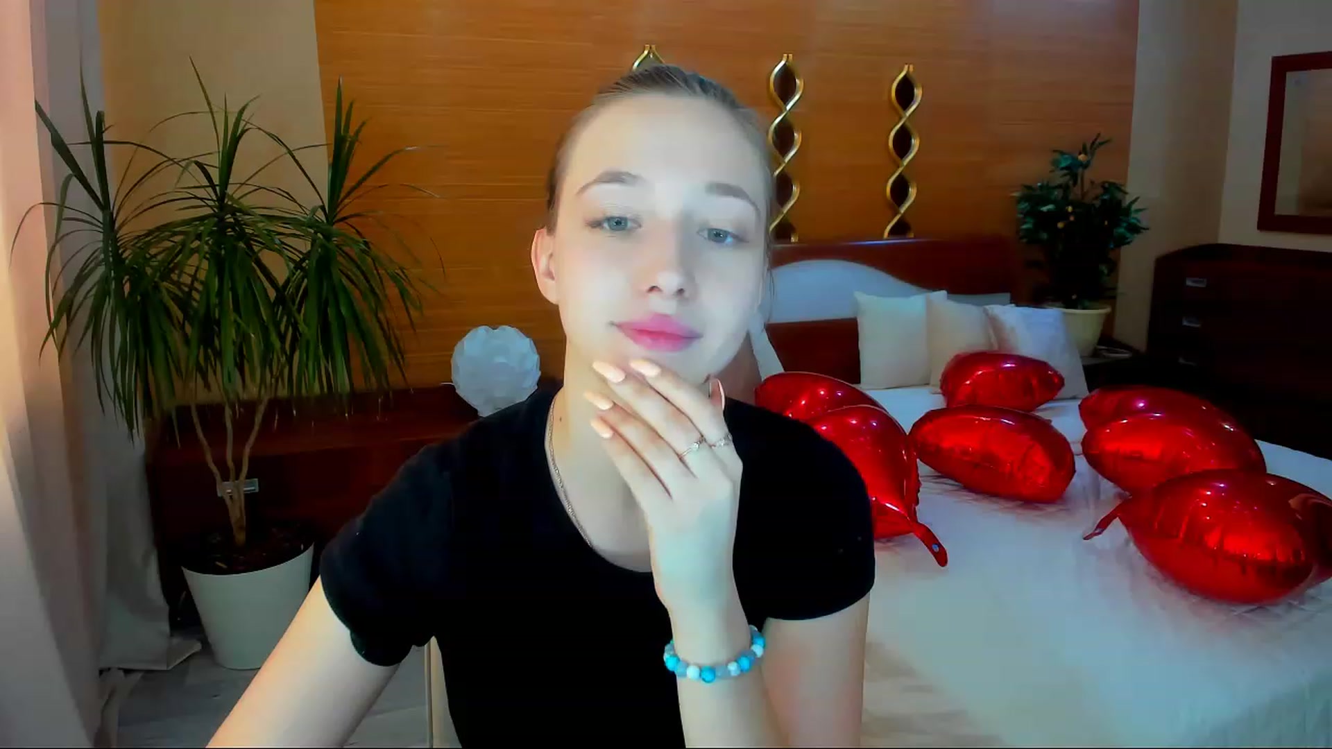 Gallery image thumbnail from WittyBunnyy's myfreecams stream on, 04/12/2023, 09:10 image 7 of 20