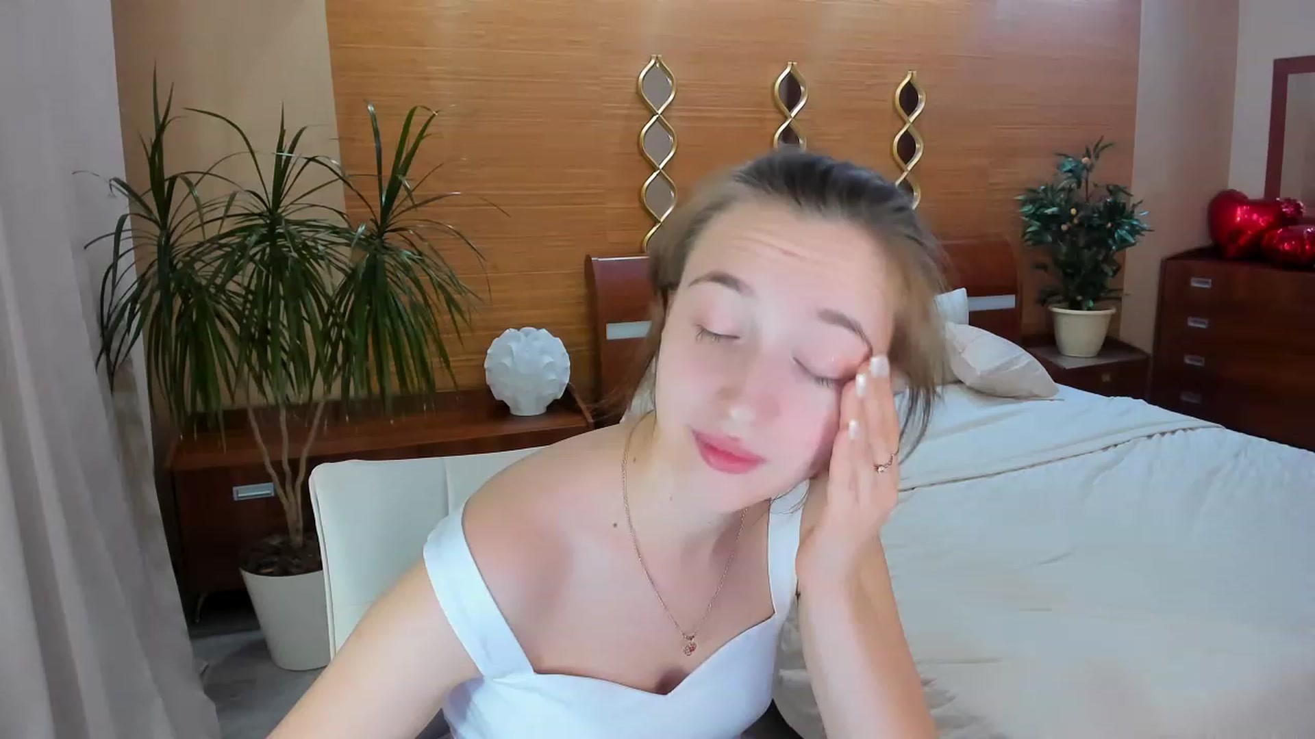 Gallery image thumbnail from WittyBunnyy's myfreecams stream on, 04/30/2023, 15:47 image 17 of 20