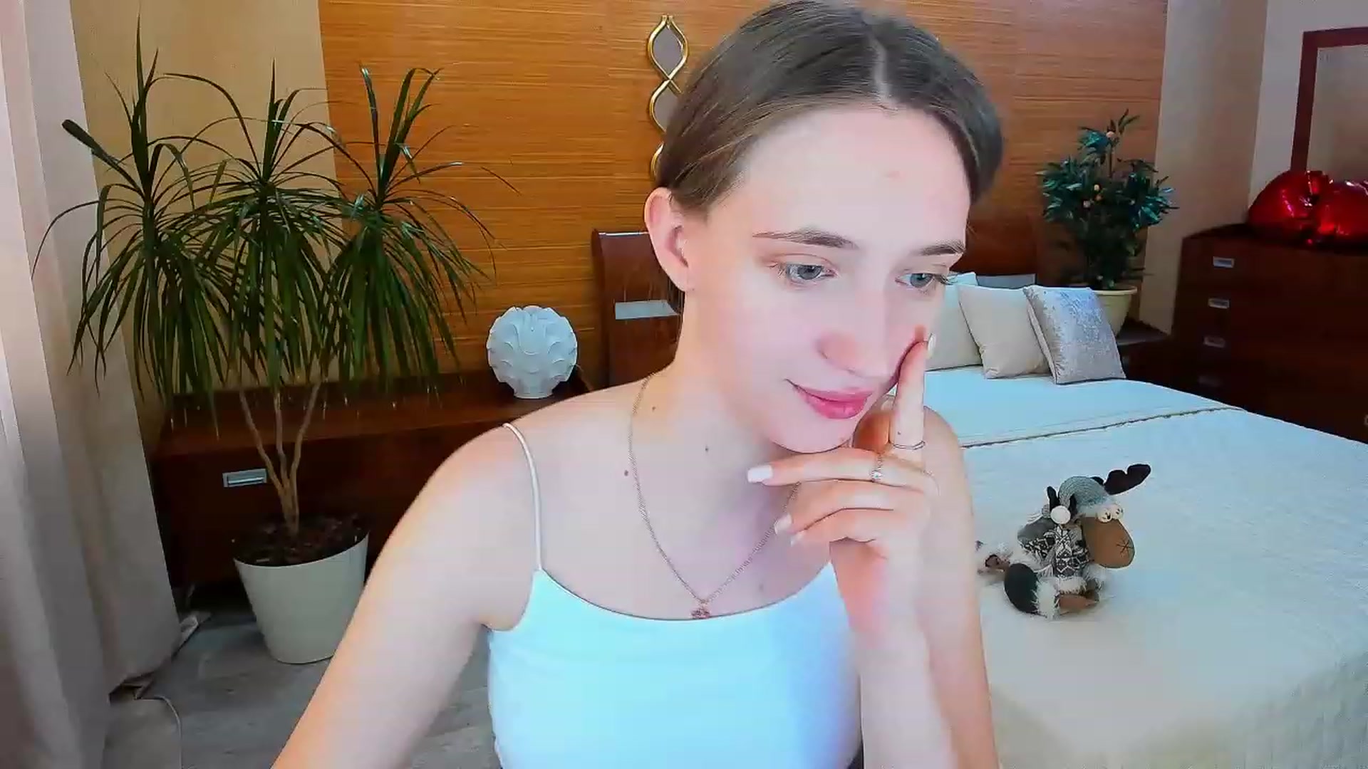Gallery image thumbnail from WittyBunnyy's myfreecams stream on, 05/01/2023, 10:03 image 3 of 20