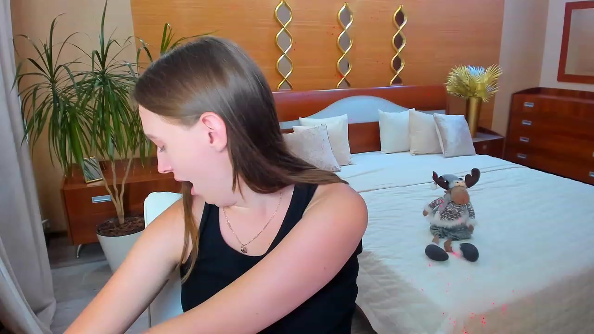 Gallery image thumbnail from WittyBunnyy's myfreecams stream on, 06/06/2023, 19:42 image 15 of 20